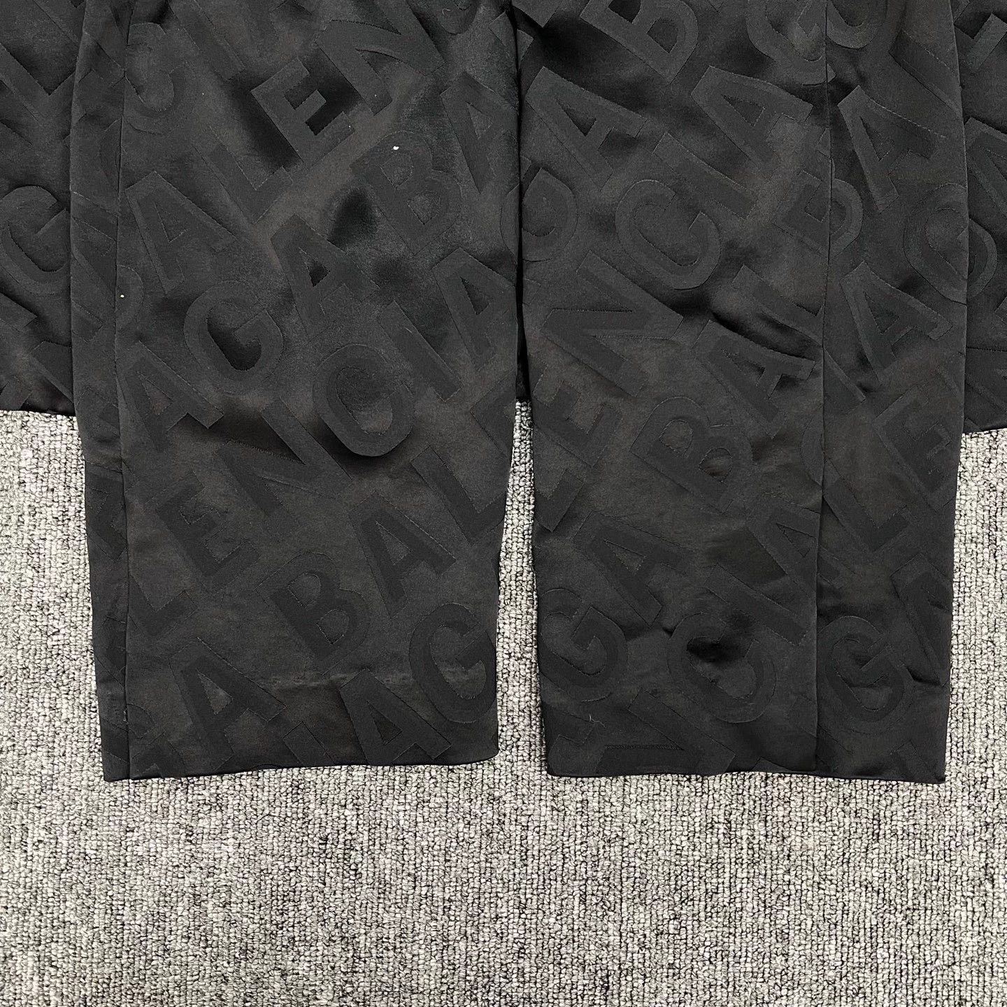 Balenciaga Balenciaga all-over logo silk suit jacket Size US L / EU 52-54 / 3 - 7 Thumbnail