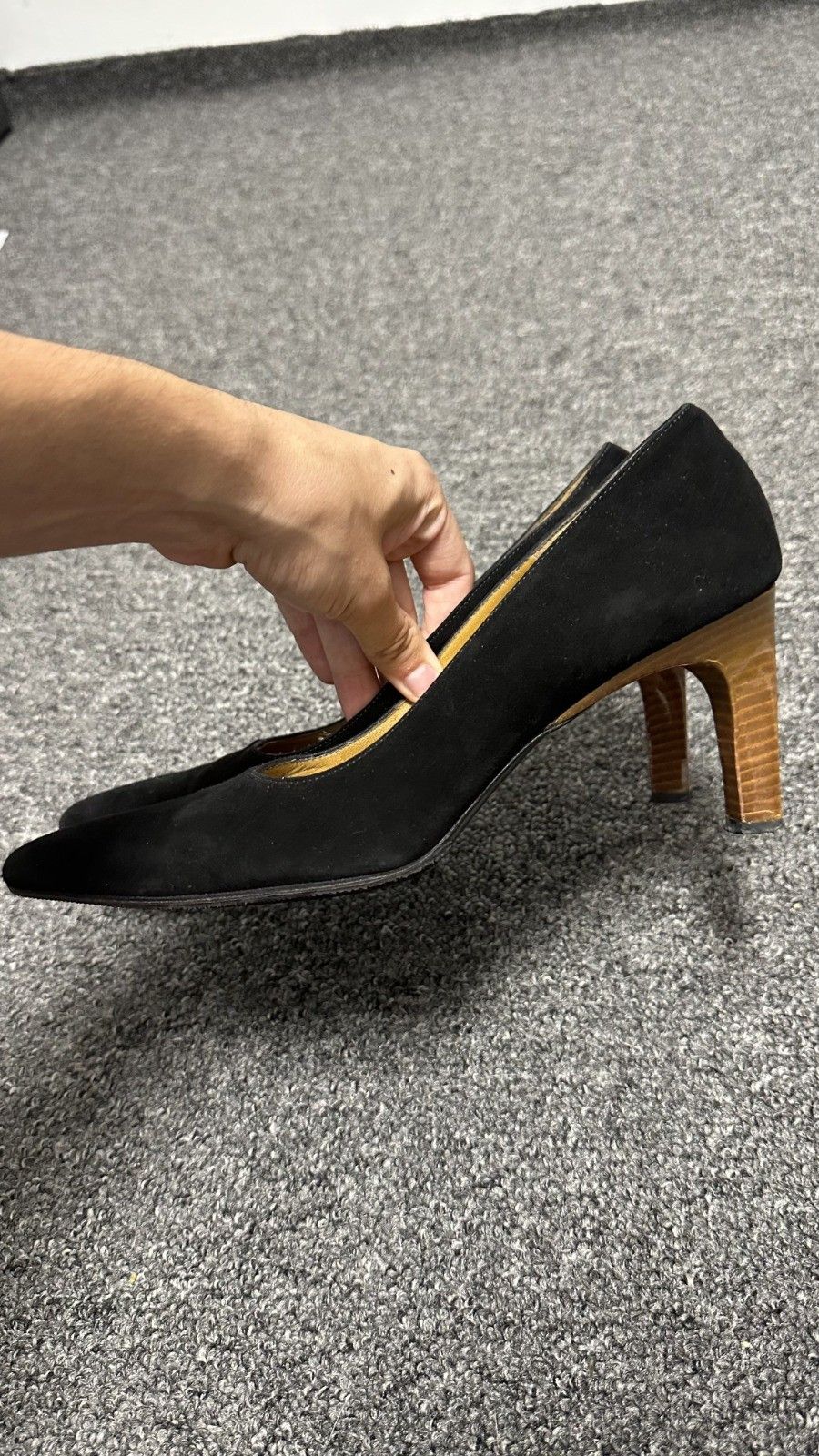 Gucci Gucci Women's Suede Black Heels Size 39 Size US 9 / IT 39 - 8 Thumbnail