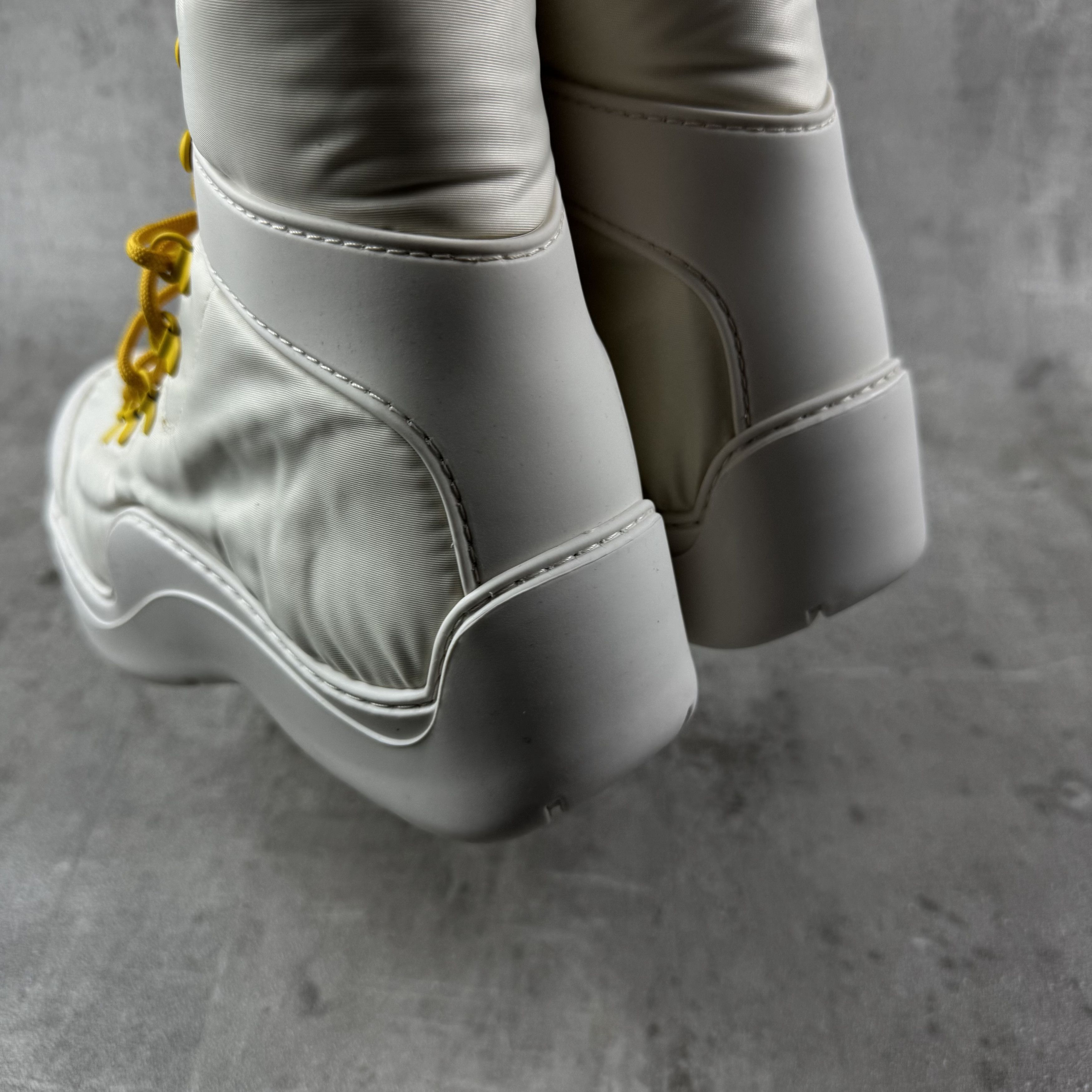 Bottega Veneta BOTTEGA VENETA Puddle Bomber Boots in White Size US 8 / EU 41 - 9 Thumbnail