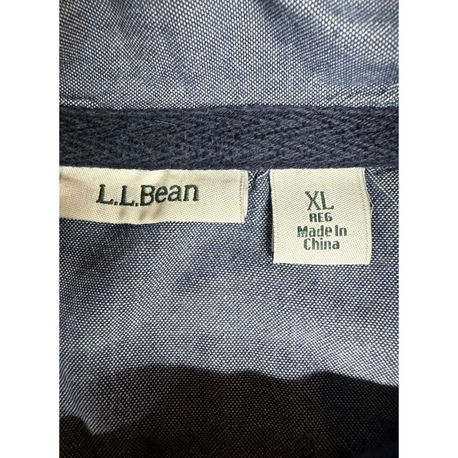 Vintage L.L. Bean Pullover Sweatshirt Shirt XL Navy Blue 1/4 Button Mock Neck Logo Preppy Mens Regular Knit Cotton Size US XL / EU 56 / 4 - 2 Thumbnail