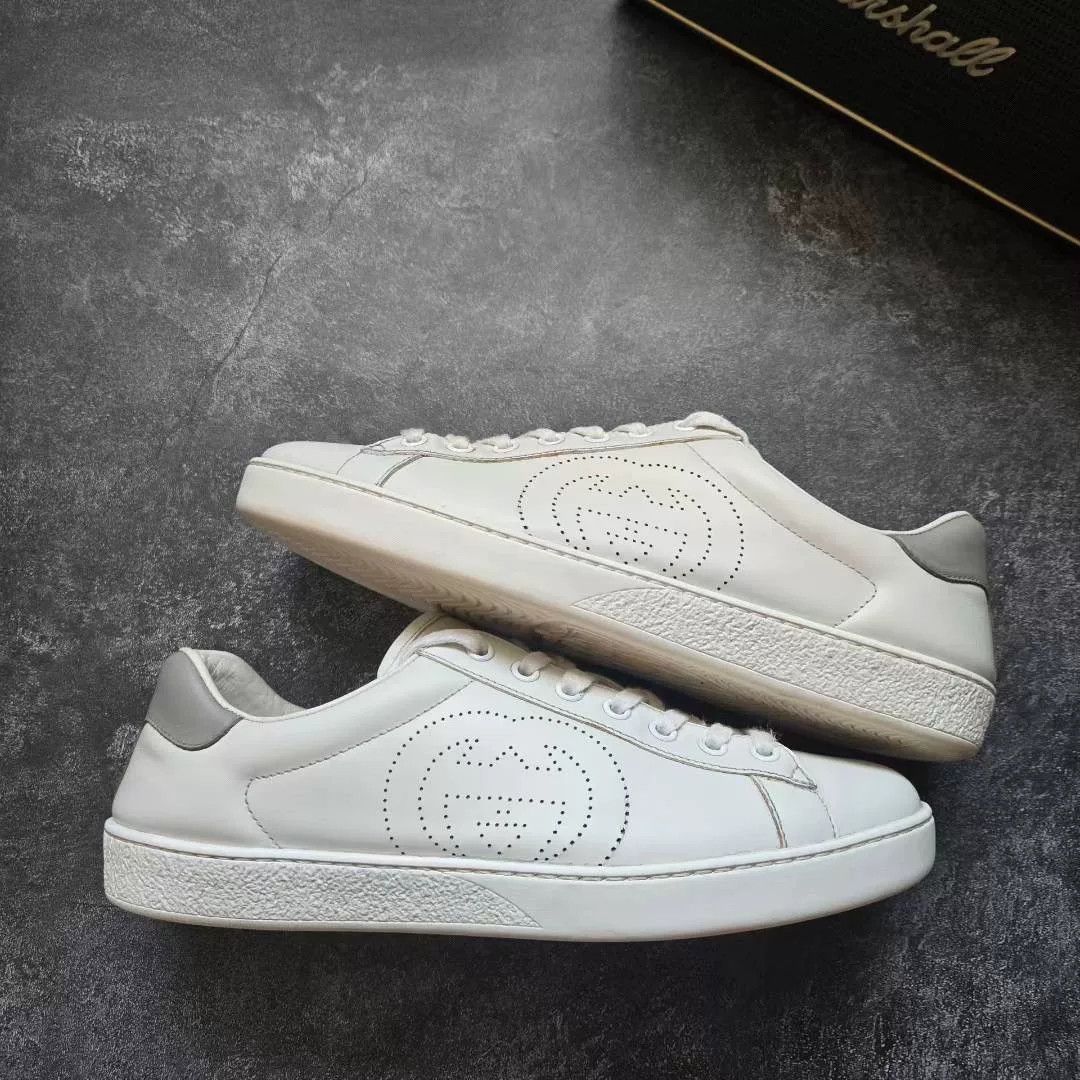 Gucci Gucci White Lowtop Sneakers 40 Men Size US 7.5 / EU 40-41 - 1 Thumbnail