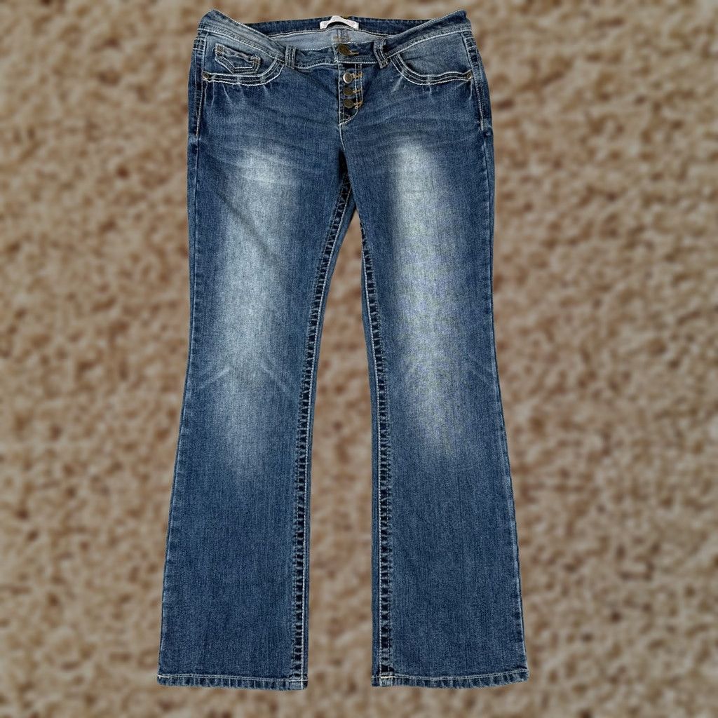 Vintage No Boundaries Jeans Juniors 7 Blue Denim Bootcut Low Rise Cotton Embellish 26x30 Womens Jeans Menus? Size 28" / US 6 / IT 42 - 1 Thumbnail