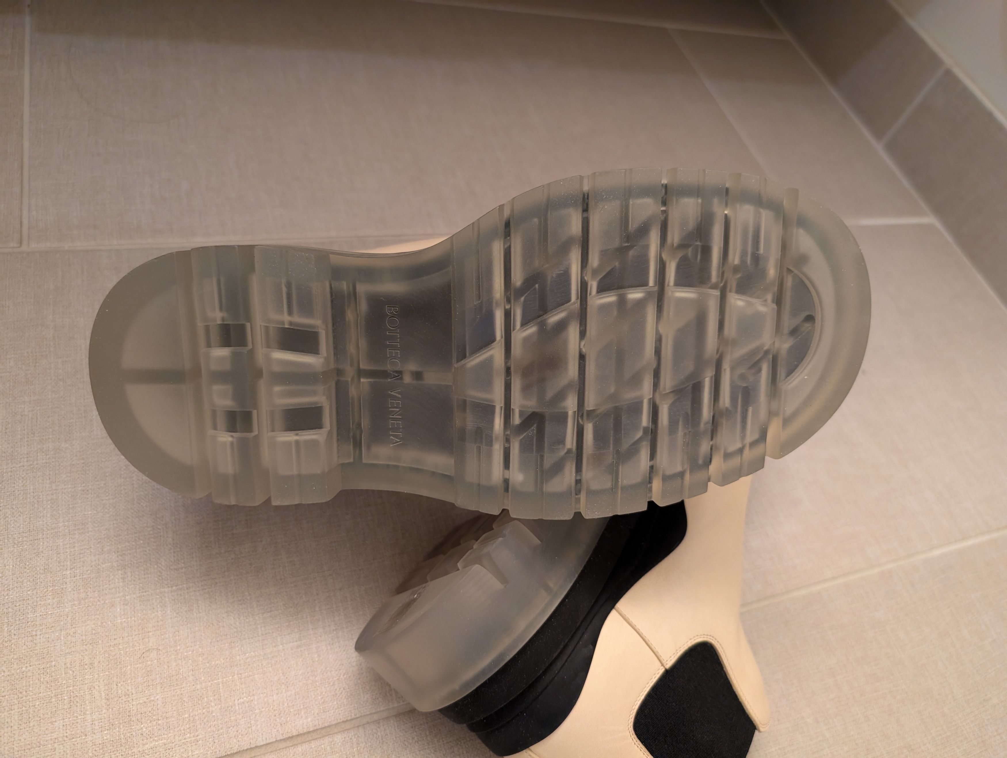 Bottega Veneta Bottega Veneta Tire Chelsea Boots - Off White/Clear Size US 6.5 / EU 39-40 - 7 Thumbnail