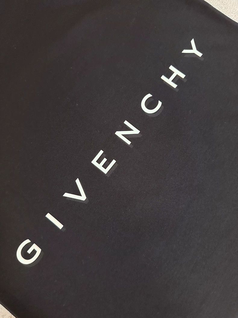 Givenchy Givenchy Black T-Shirt, Pure Cotton Dense Fabric Soft and Size US L / EU 52-54 / 3 - 4 Thumbnail