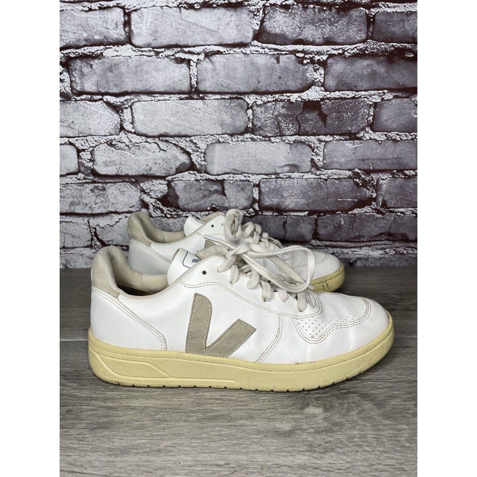 Veja L27 Veja V-12 White Leather Beige Low Top Lace Up Sneakers W Size US 9 / IT 39 - 12 Thumbnail