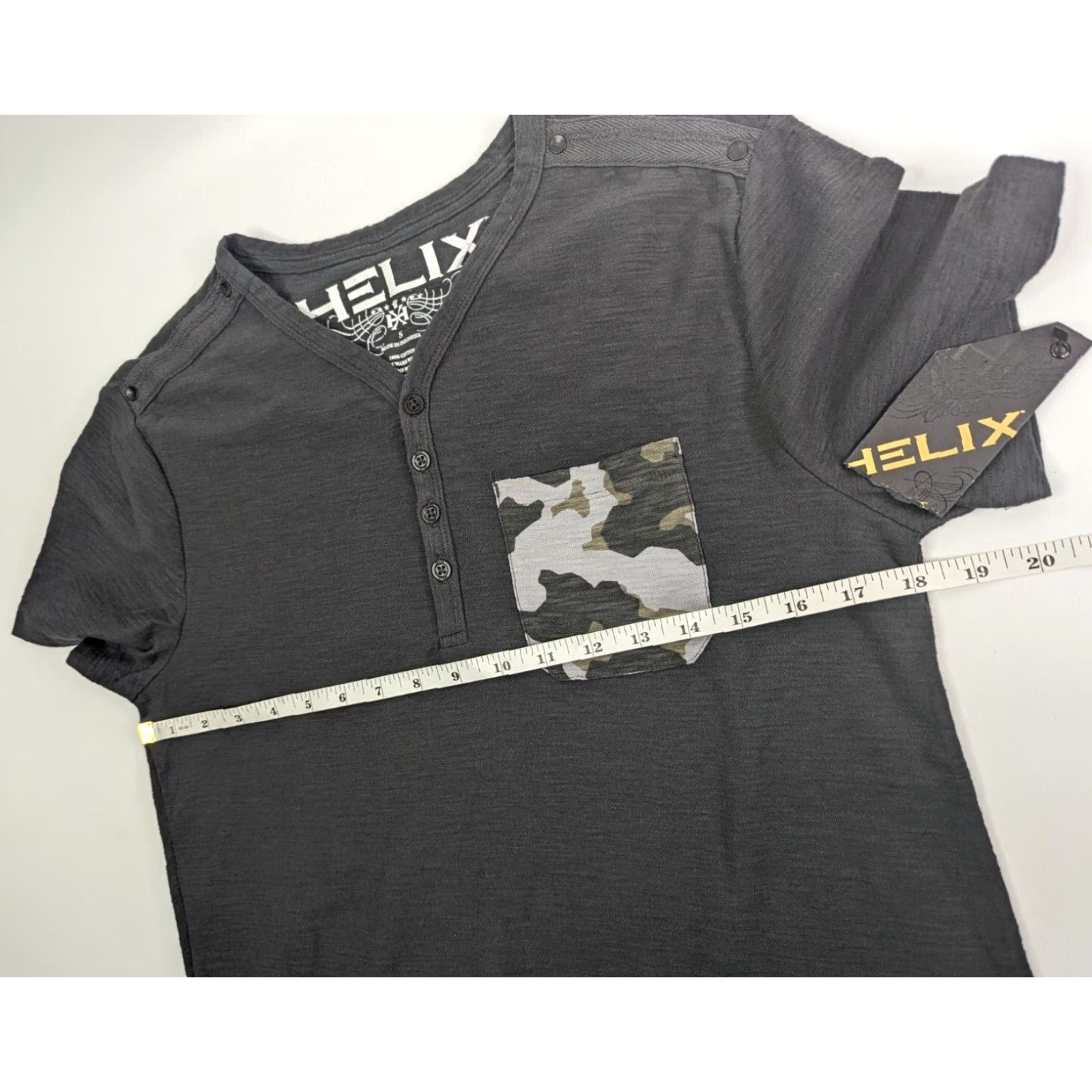 Vintage NWT Helix Camouflage Pocket Henley T Shirt Gray Short Sleeve Mens Size S Size US S / EU 44-46 / 1 - 4 Thumbnail