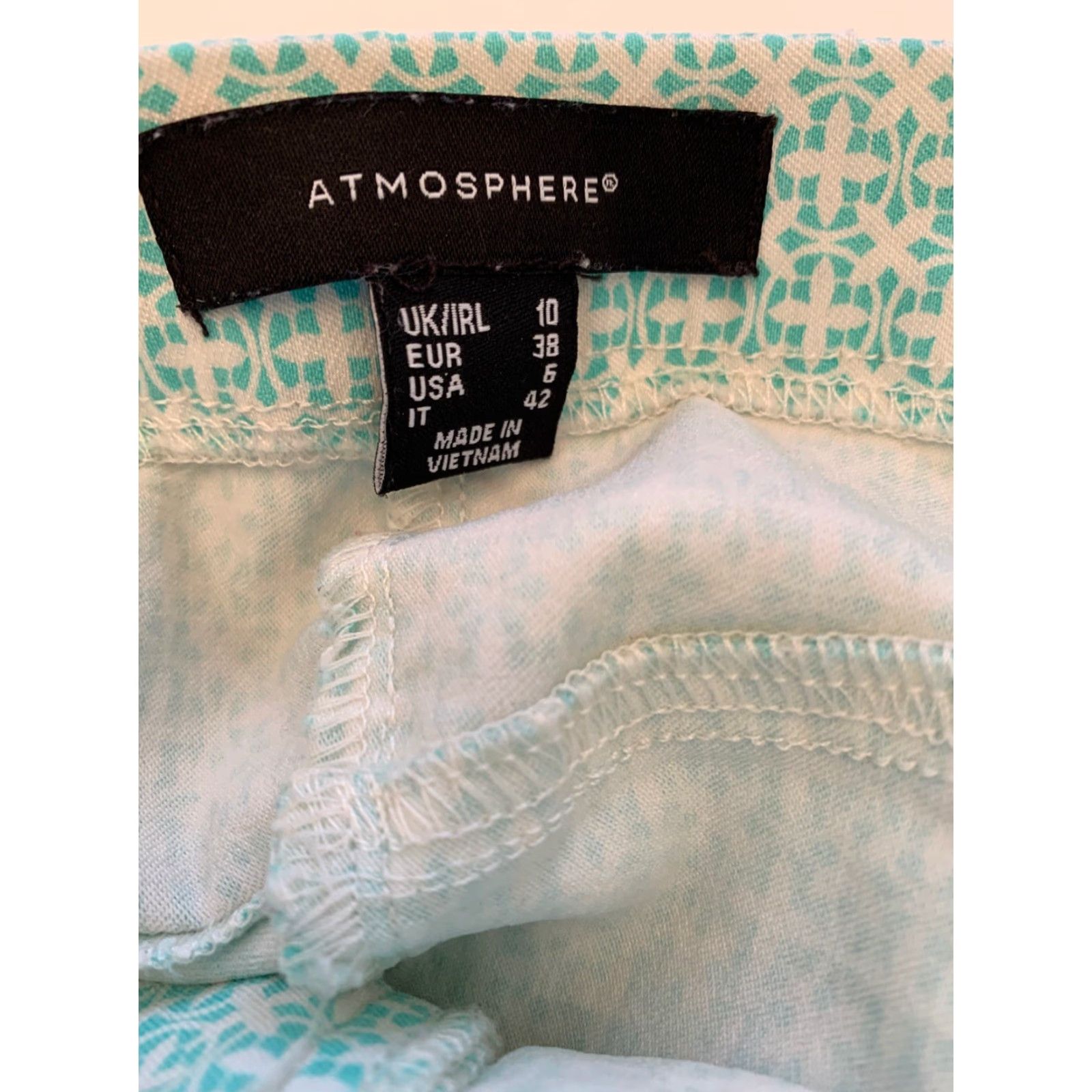 Vintage Atmosphere 6 Women's Pants Skinny Inseam 28" Green Print Lightweight 75% viscose 22% polyamide 3% elastane Slim fit Womens Size 28" / US 6 / IT 42 - 5 Thumbnail