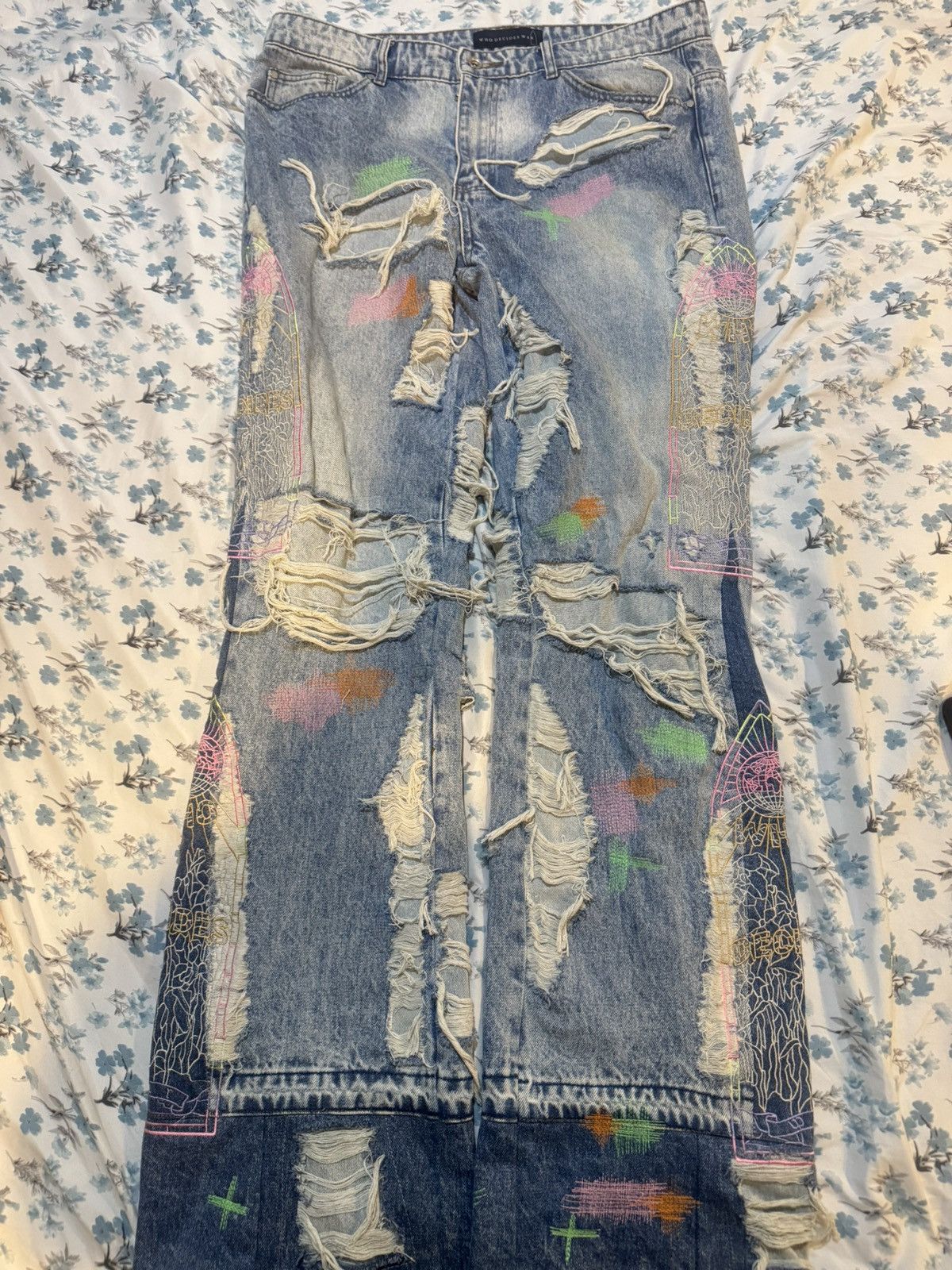 Who decides war multicolor jeans