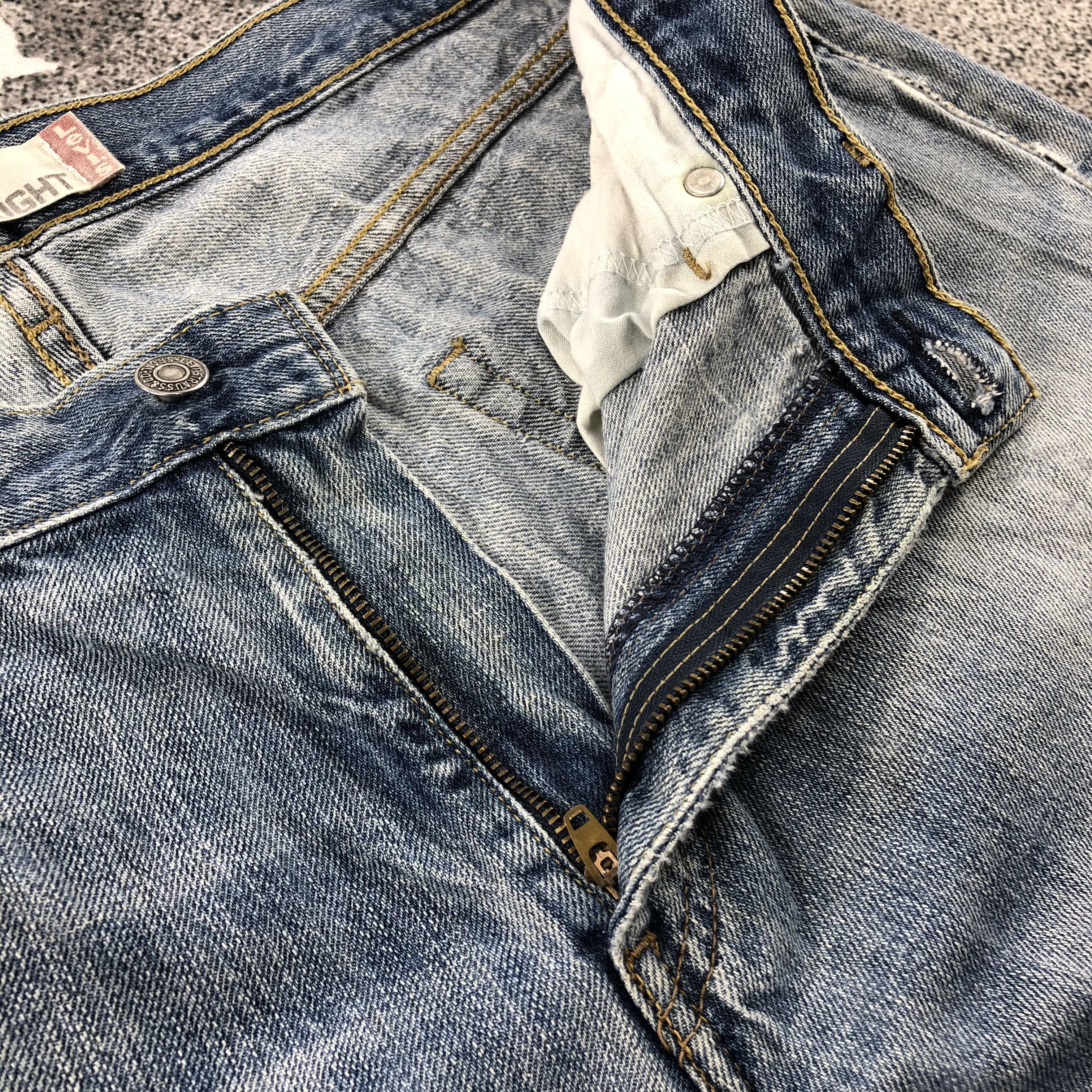 Levi's Vintage Levis 559 Jeans Faded Blue Wash Distressed Denim Size US 34 / EU 50 - 9 Thumbnail