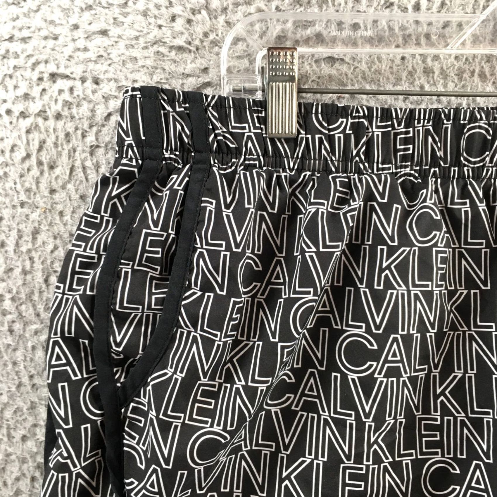 Calvin Klein Calvin Klein Athletic Womens 2XL Black Activewear Short High Rise Pull Elastic Waist Size 40" / US 18 - 2 Thumbnail
