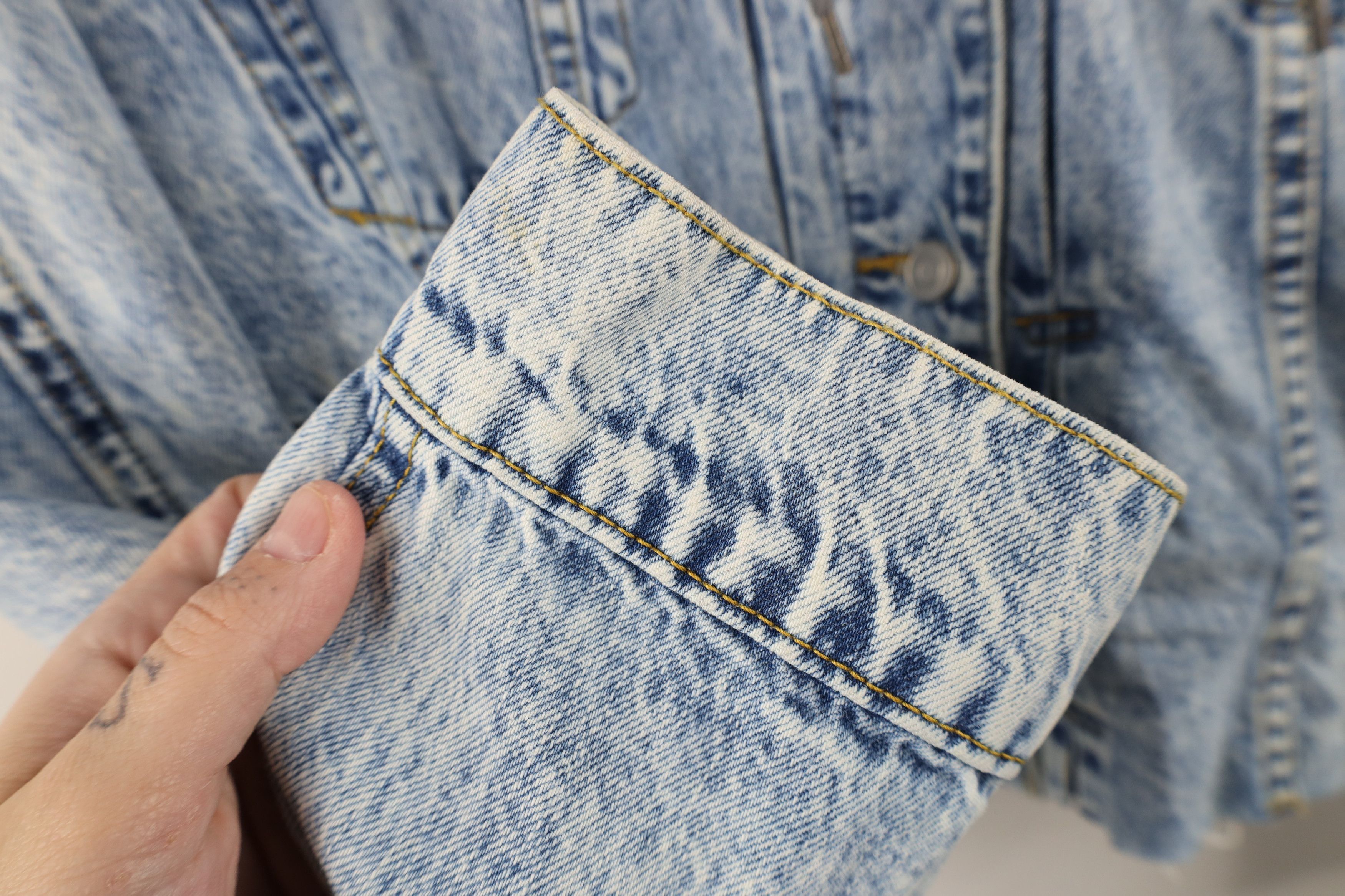 Vintage Buckle BKE Off Cropped Acid Wash Hooded Denim Trucker Jacket Size L / US 10 / IT 46 - 8 Thumbnail
