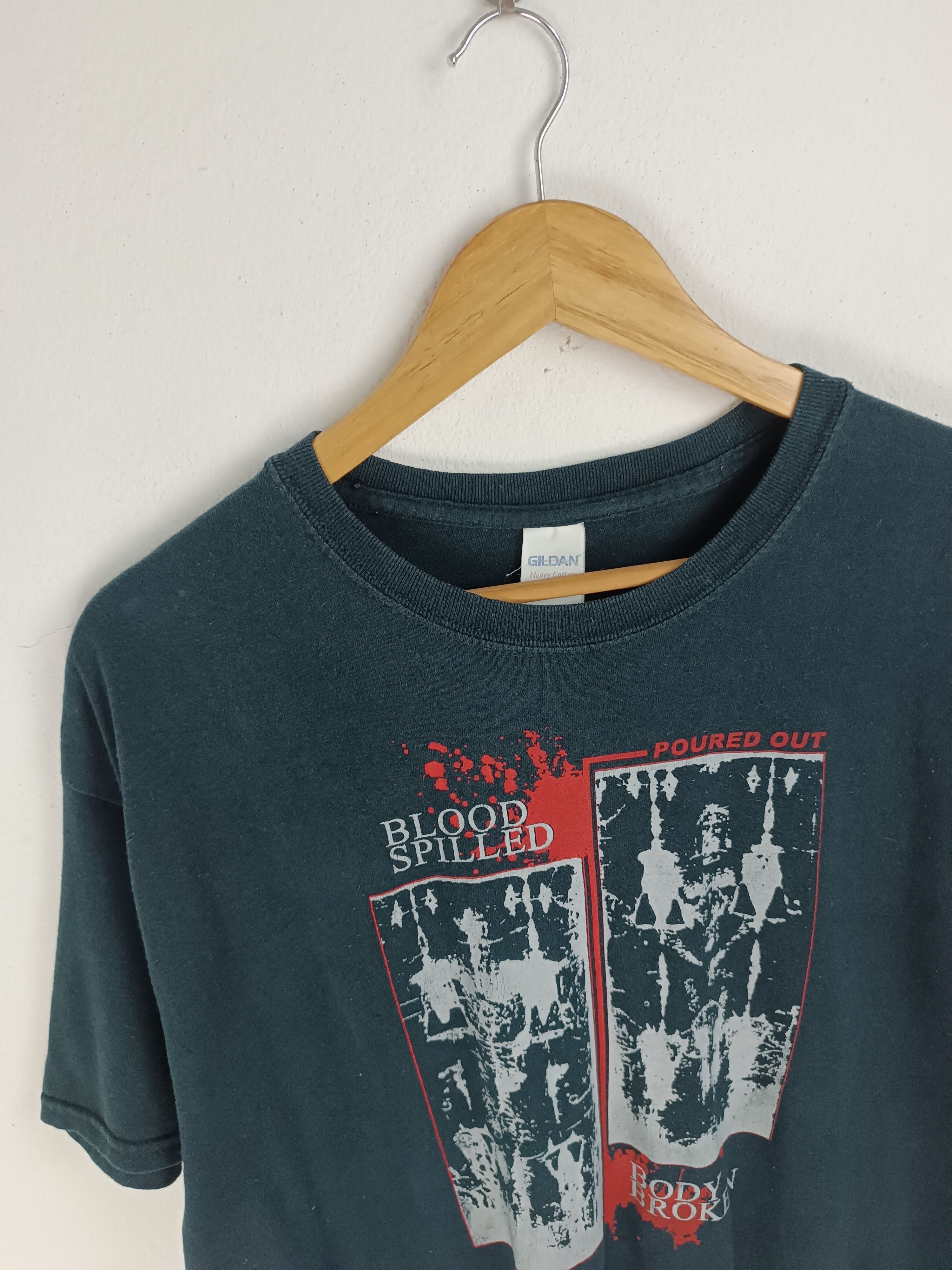 Band Tees VINTAGE POURED OUT HARDCORE TEE architects trivium unearth Size US L / EU 52-54 / 3 - 5 Thumbnail