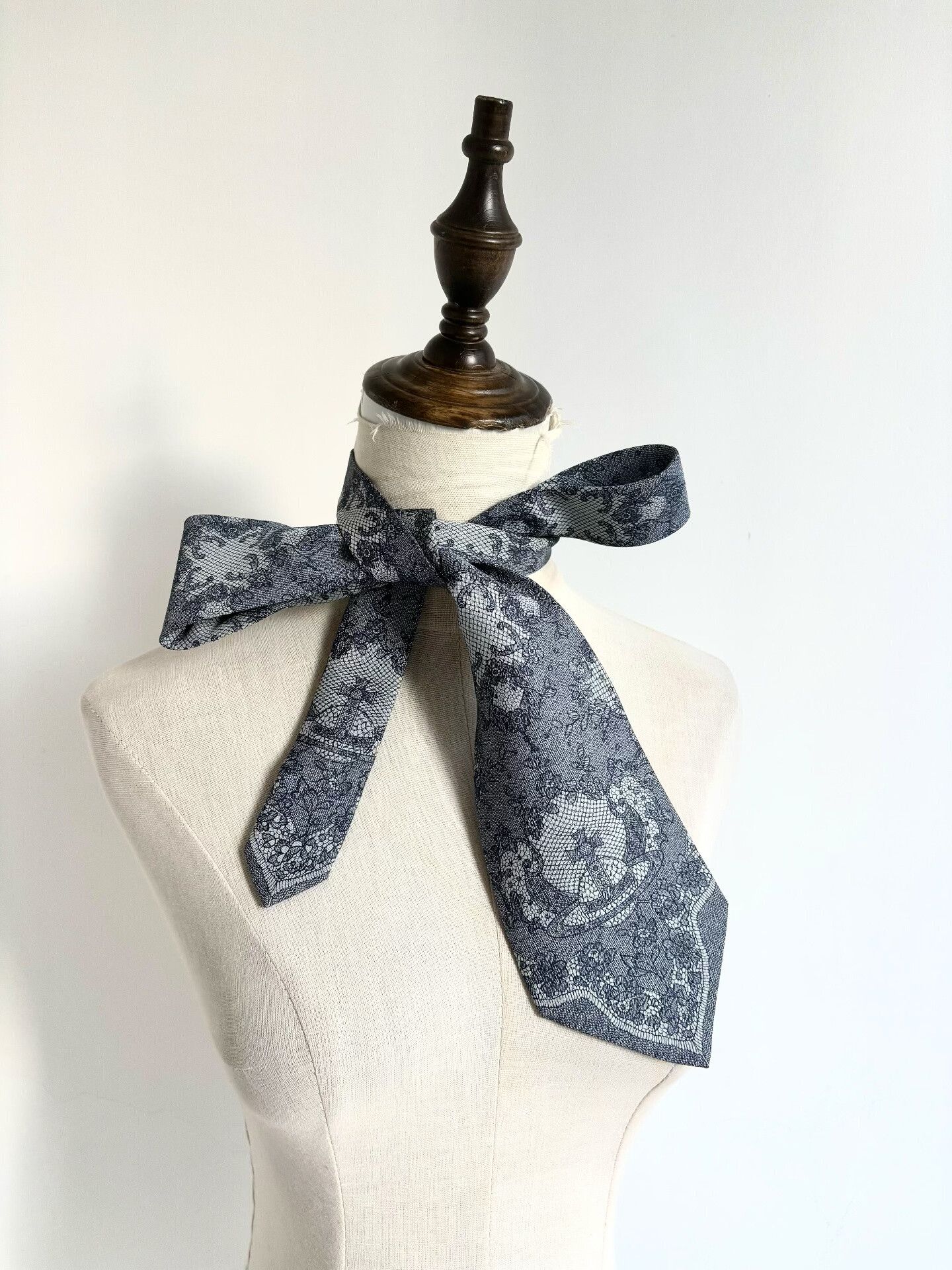 Vivienne Westwood vivienne westwood ice blue lace floral tie Size ONE SIZE - 1 Thumbnail