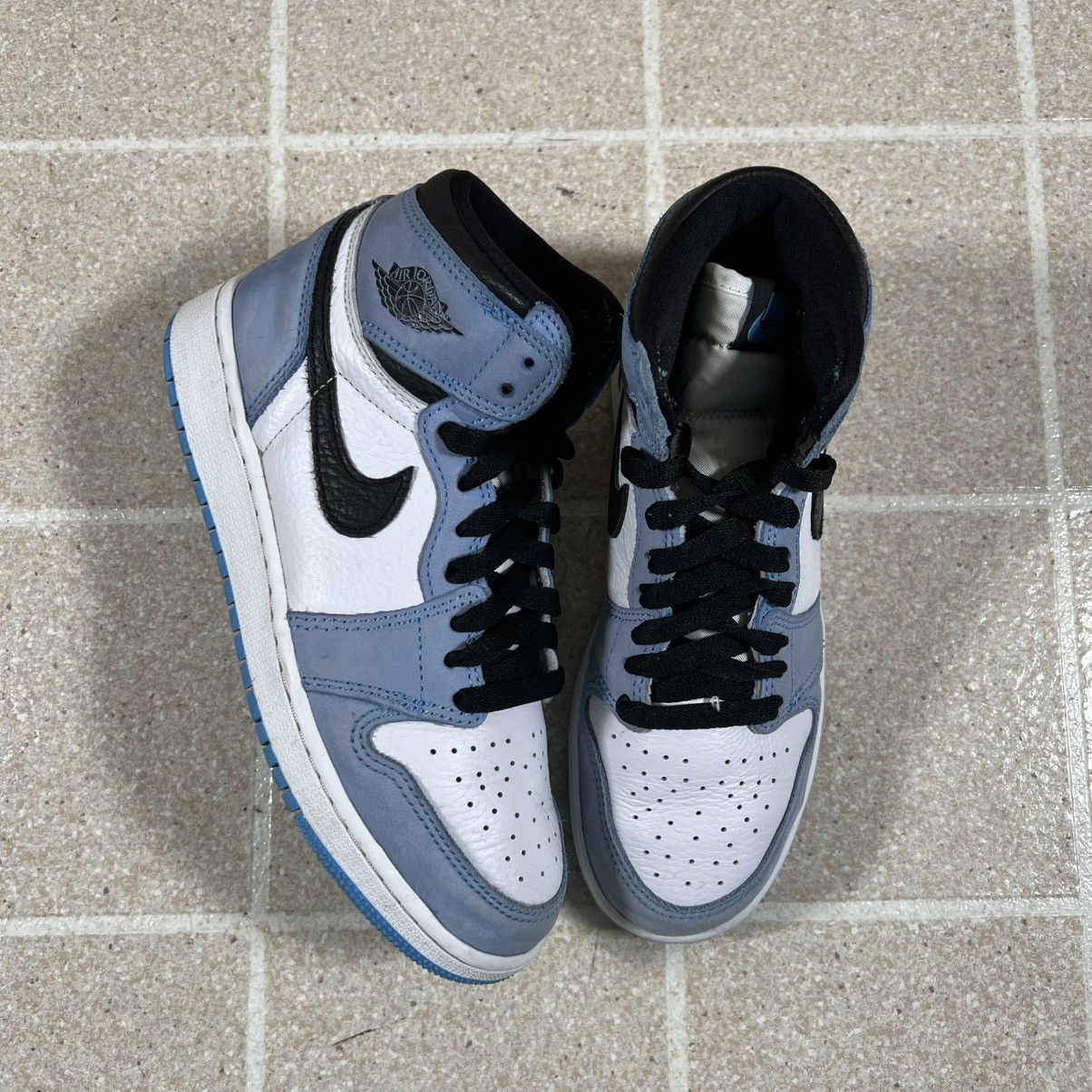 Jordan Brand Jordan Air Jordan 1 Retro High OG University Blue 575441-134 Size US 6.5 / IT 36.5 - 1 Thumbnail