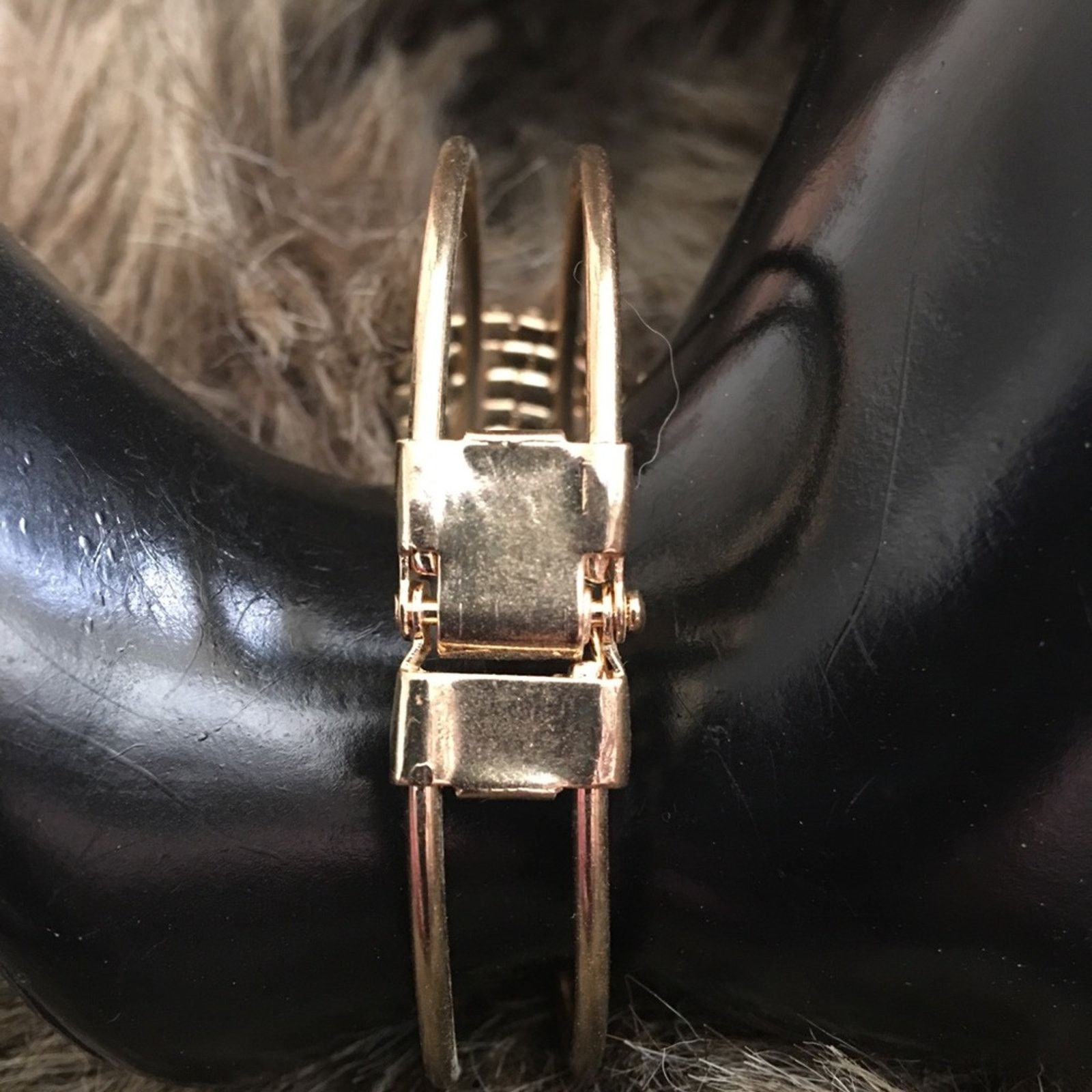 Jewelry Rhinestone “bow” gold tone cuff bracelet Size ONE SIZE - 4 Thumbnail