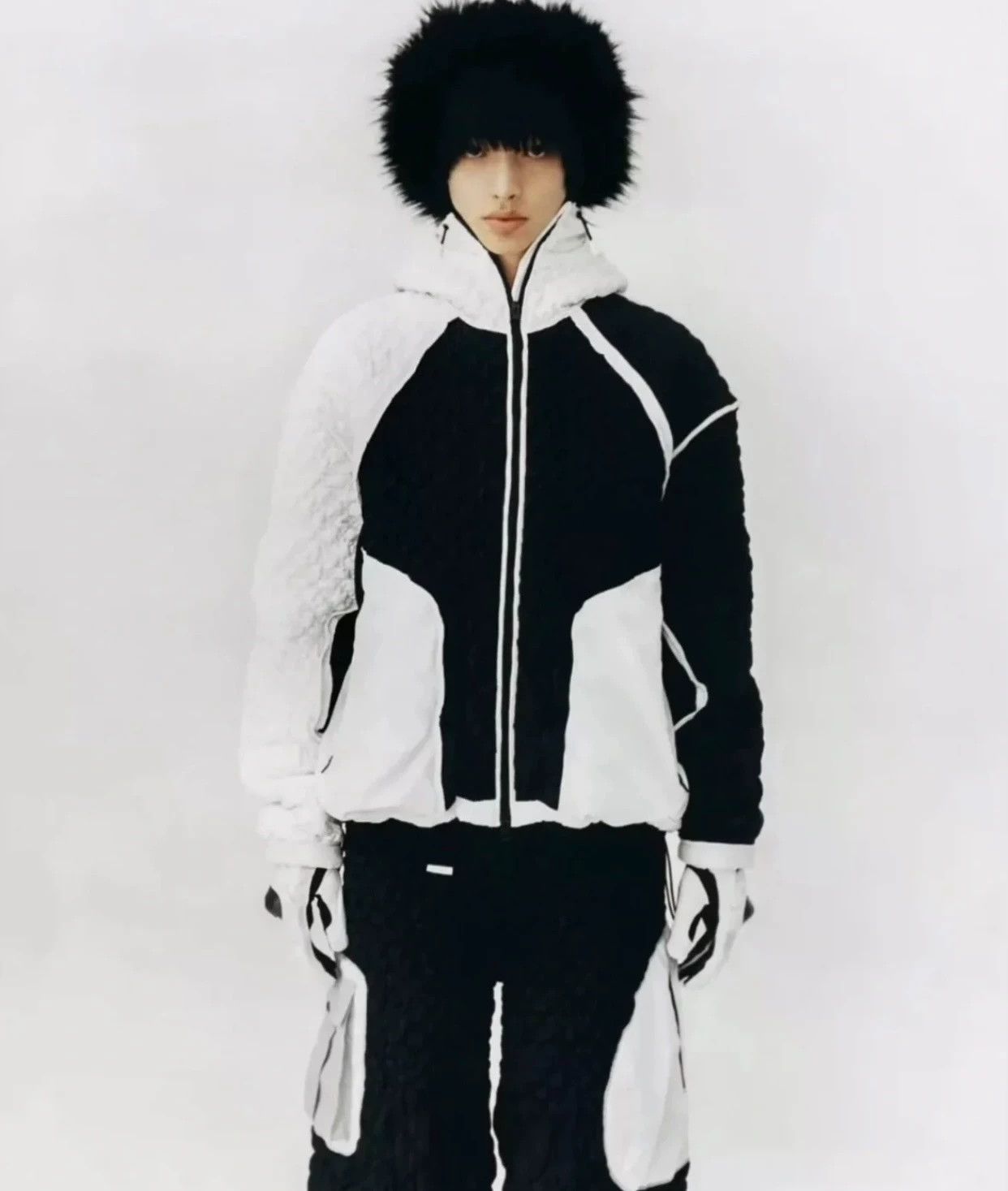 Kusikohc Kusikohc Black & White Irregular Pleated Decon Down Coat Size L / US 10 / IT 46 - 8 Thumbnail