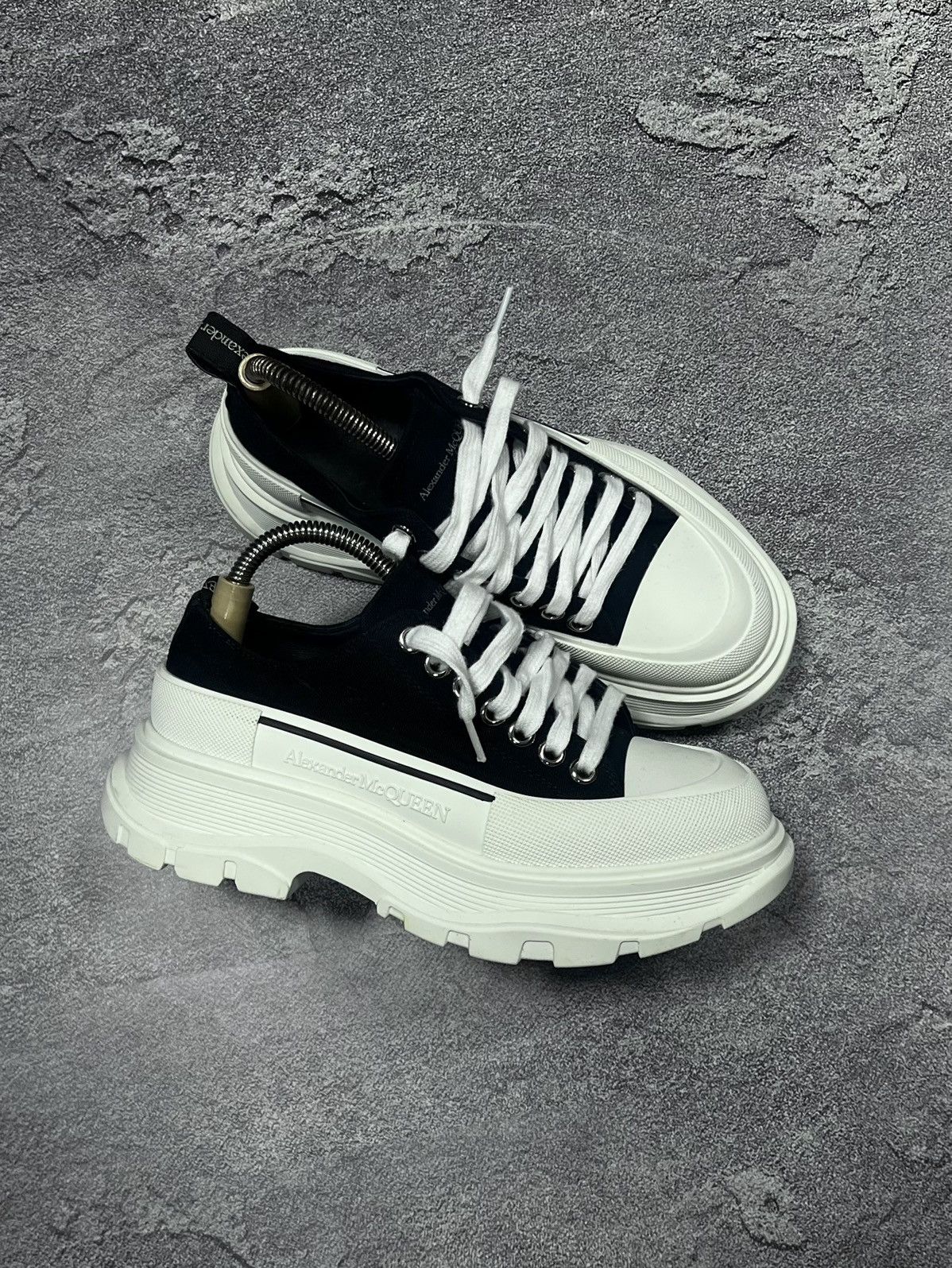 Alexander McQueen × Designer ALEXANDER MCQUEEN Tread Slick Lace Up Sneakers Size 38 Size US 8 / IT 38 - 5 Thumbnail