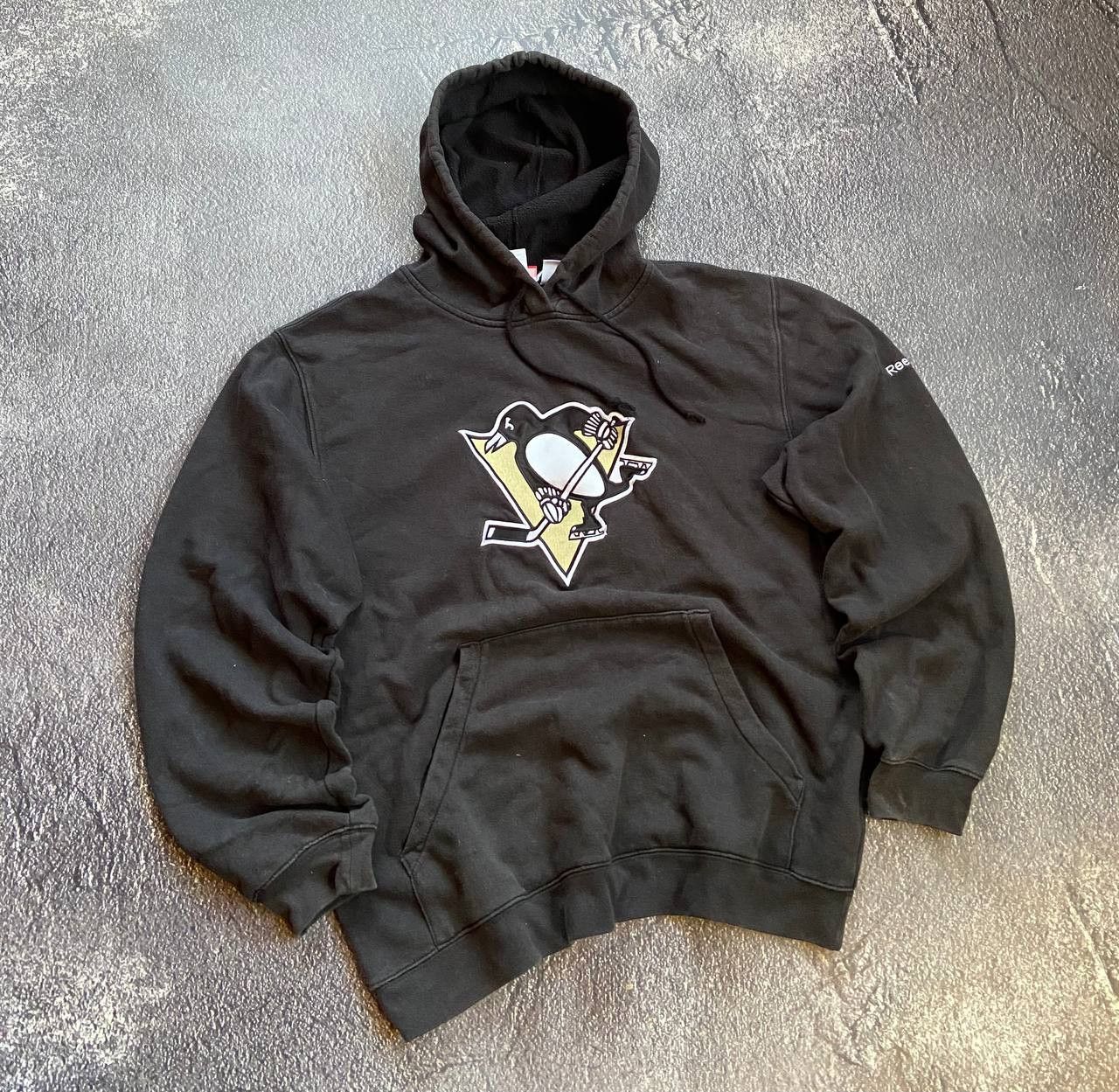 NHL Vintage Reebok Penguins distressed faded NHL hoodie Size US S / EU 44-46 / 1 - 1 Thumbnail