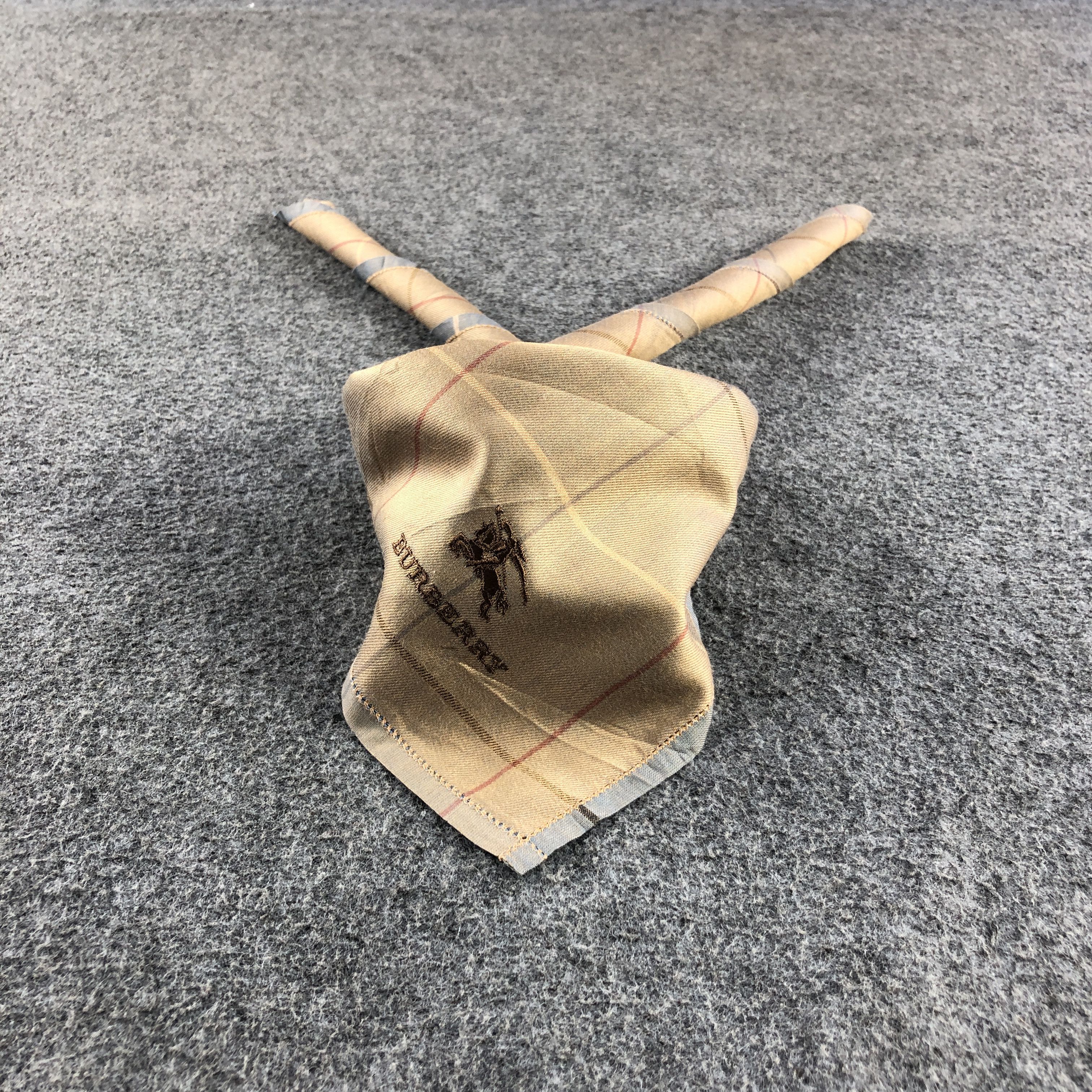 Burberry Burberry Handkerchief Neckerchief Bandana H2670 Size ONE SIZE - 1 Thumbnail