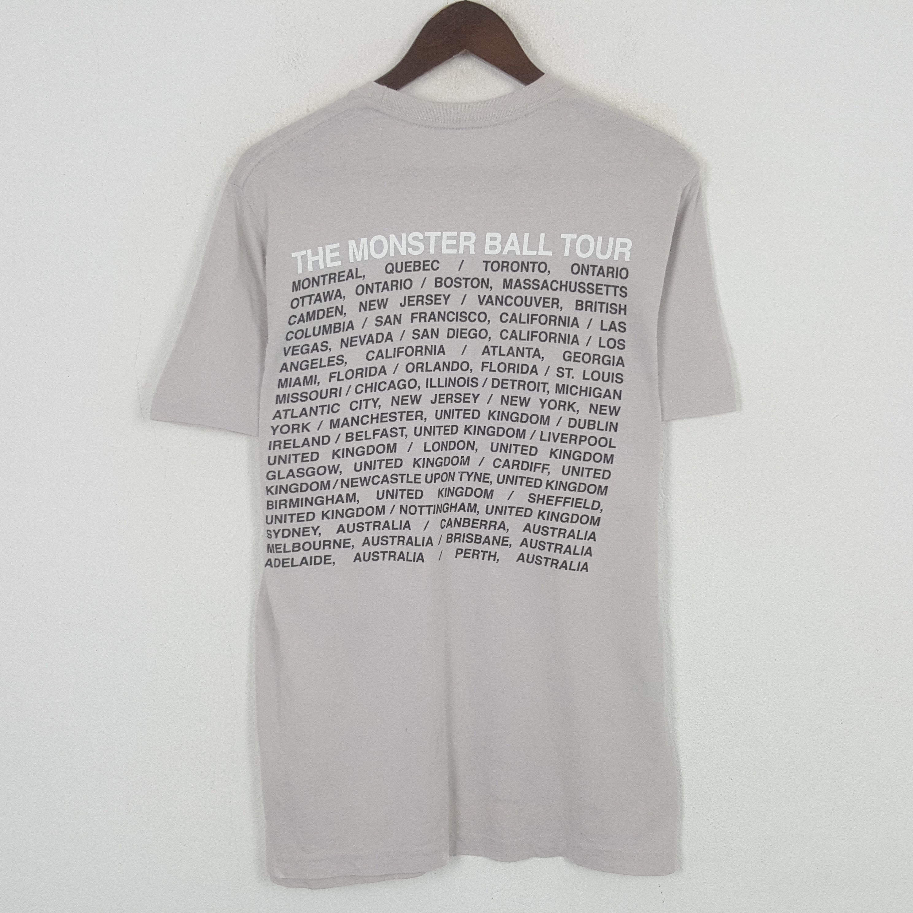 Vintage Vintage Lady Gaga Alejandro American Singer Tour Tshirt Size US M / EU 48-50 / 2 - 3 Thumbnail