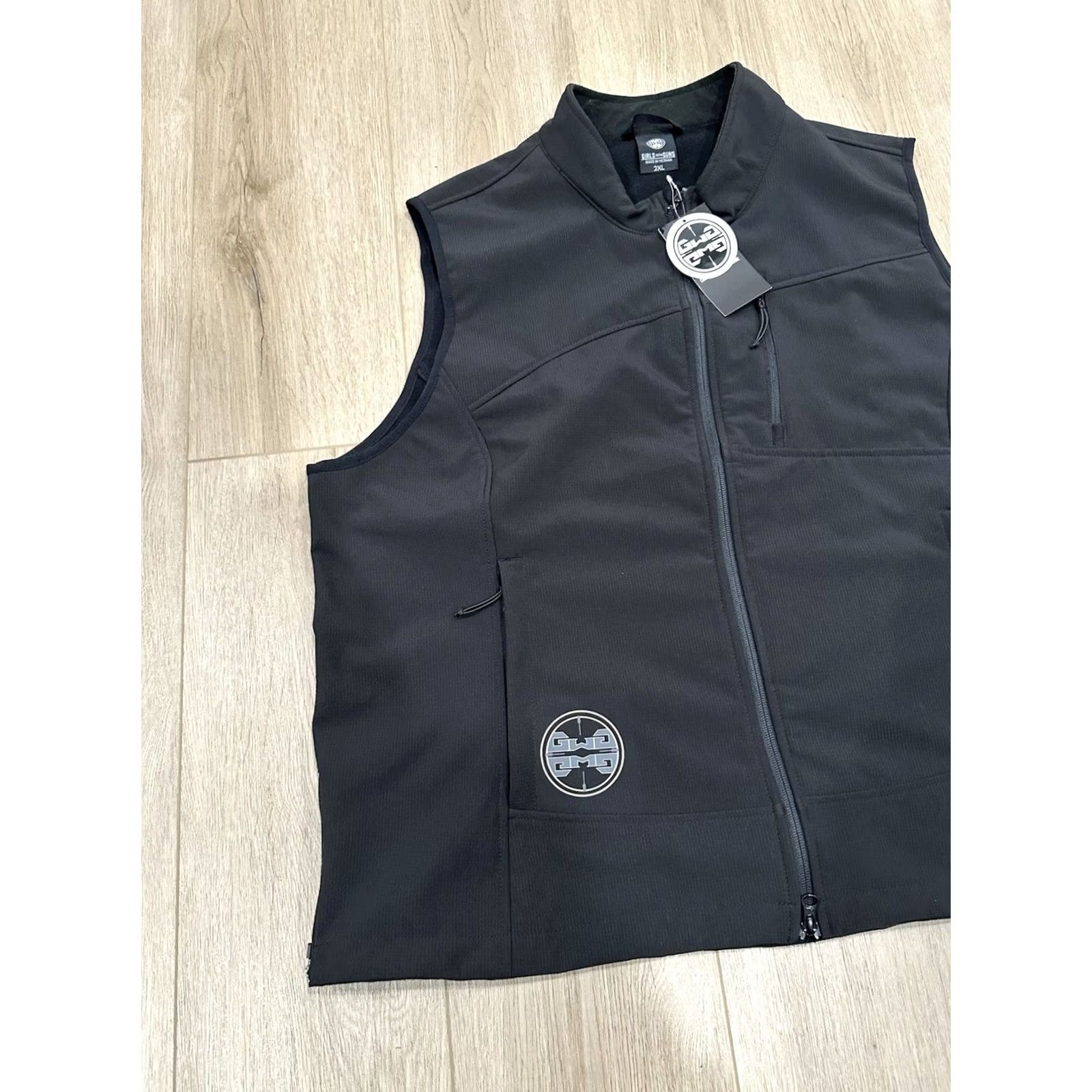 Vintage NWT Women's Girls with Guns Vest 2XL Black Jacket Vest Women's 2XL Black Zip Pockets Quick Dry Wind-Resistant Zippered Pockets Size XXL / US 16-18 / IT 52-54 - 3 Thumbnail