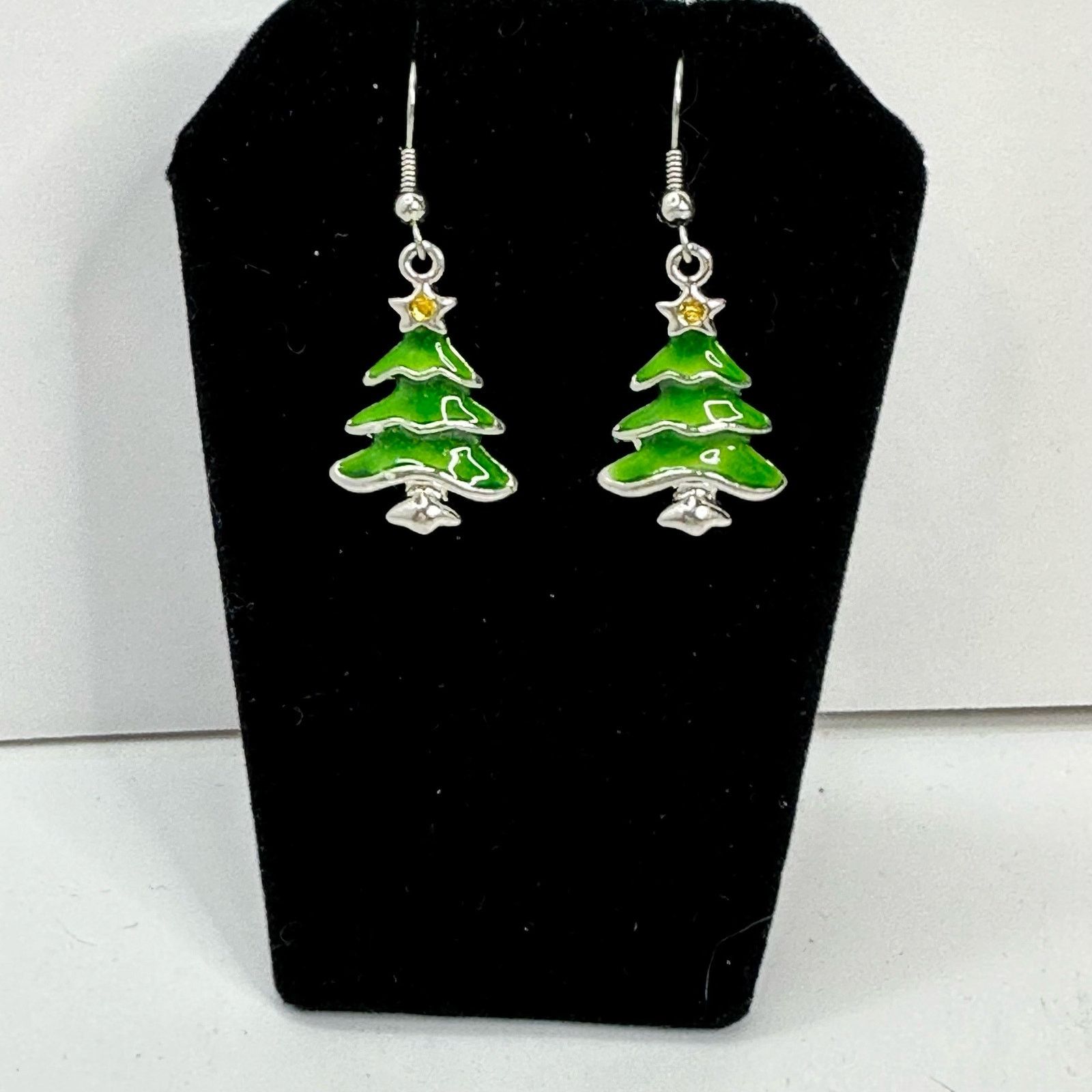 Other Green Enamel Christmas Trees Hook Dangle Earrings Holidays Size ONE SIZE - 1 Thumbnail