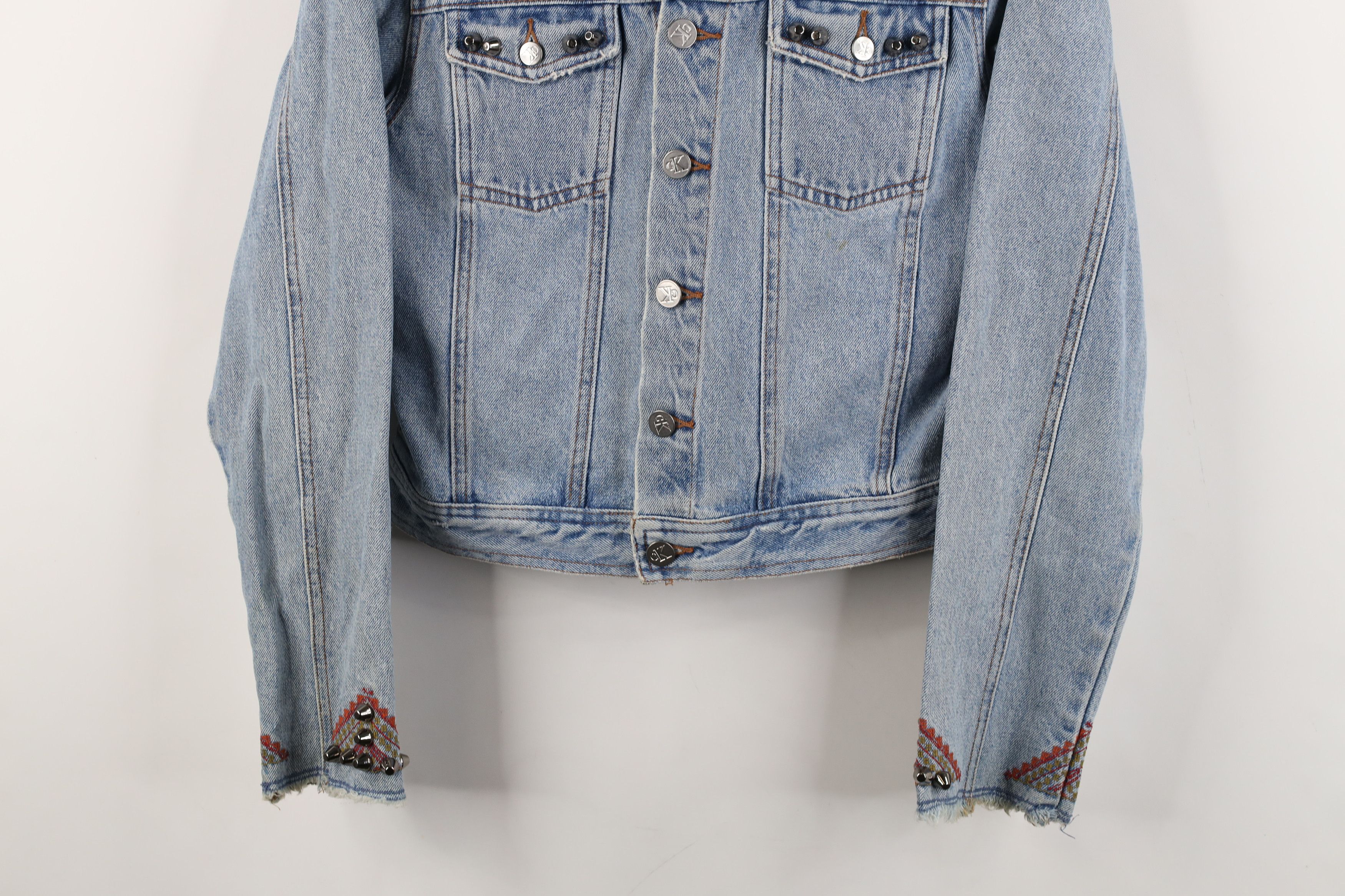 Calvin Klein Vintage 90s Calvin Klein Cropped Battle Denim Trucker Jacket Size L / US 10 / IT 46 - 3 Thumbnail