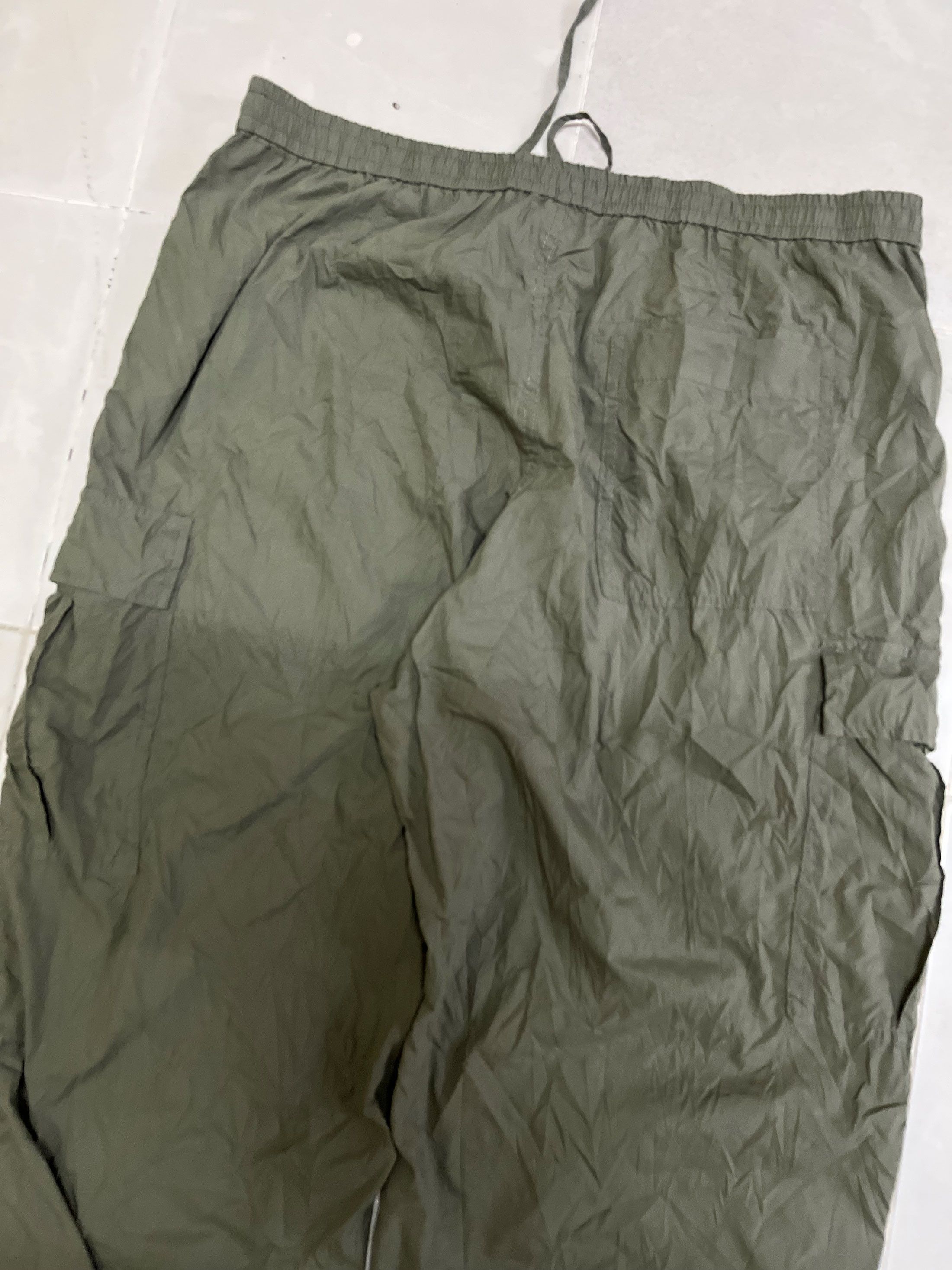 Japanese Brand × Uniqlo Relax Pants Uniqlo Parachute Lightweight Cargo Size US 34 / EU 50 - 6 Thumbnail