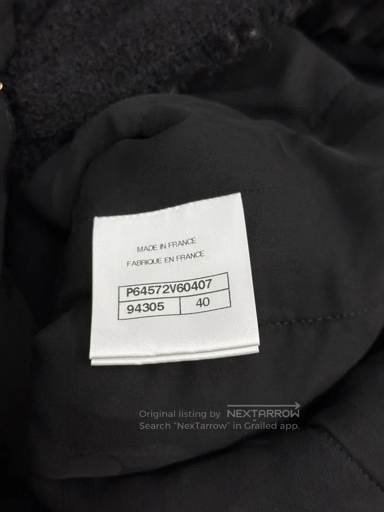 Chanel Chanel Black and gold V-neck four-pocket jacket Size S / US 4 / IT 40 - 5 Thumbnail