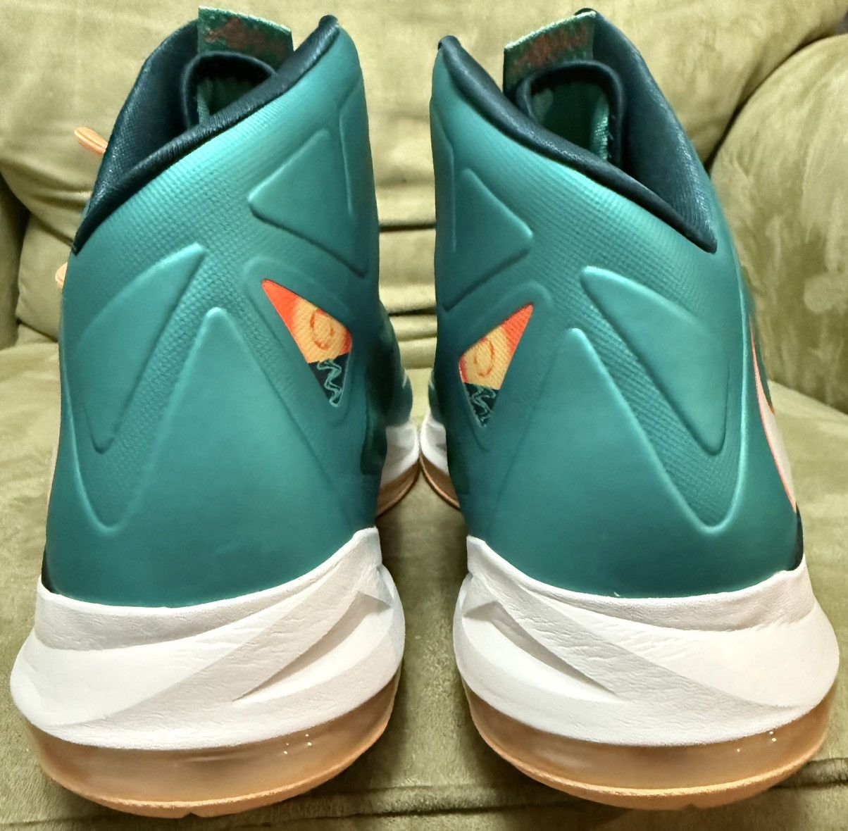 Nike Nike LeBron X (10) “Miami Dolphins” mid-top sneakers NEW 12 Size US 12 / EU 45 - 17 Thumbnail