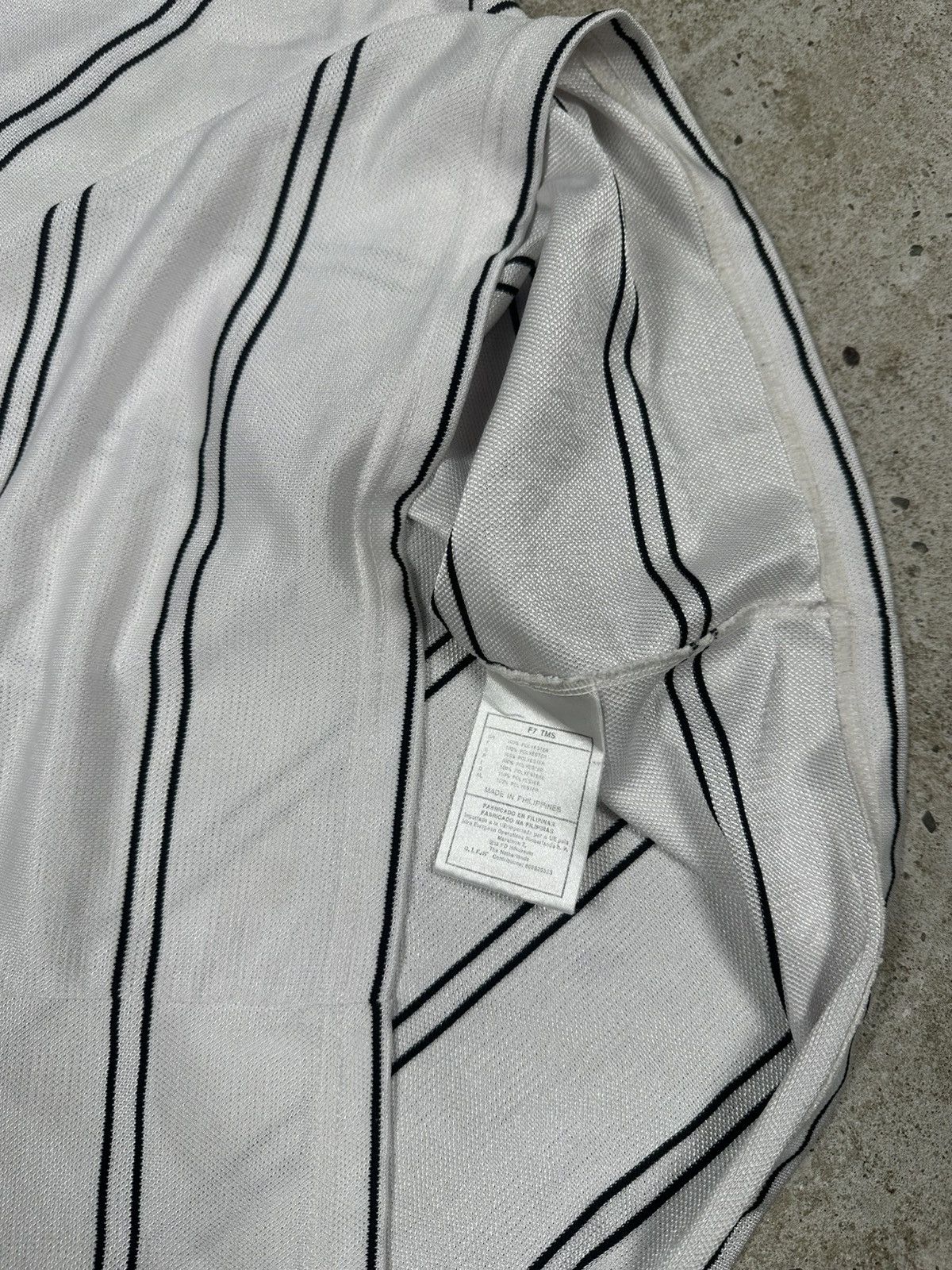 Nike Vintage 90s Nike Striped Center Swoosh Logo Tee White Size US M / EU 48-50 / 2 - 9 Thumbnail