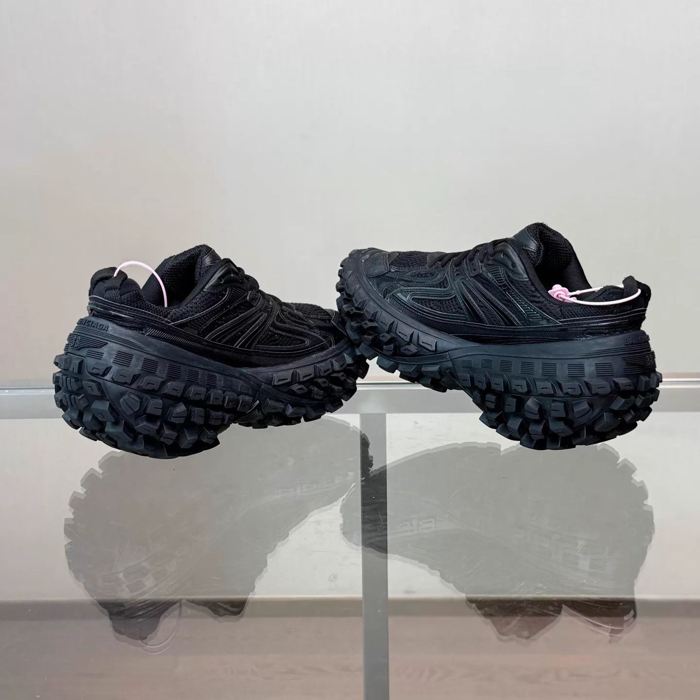 Balenciaga Balenciaga Defender Black Vintage Tire Shoes 38 99 Box & Acc Size US 8 / IT 38 - 6 Thumbnail