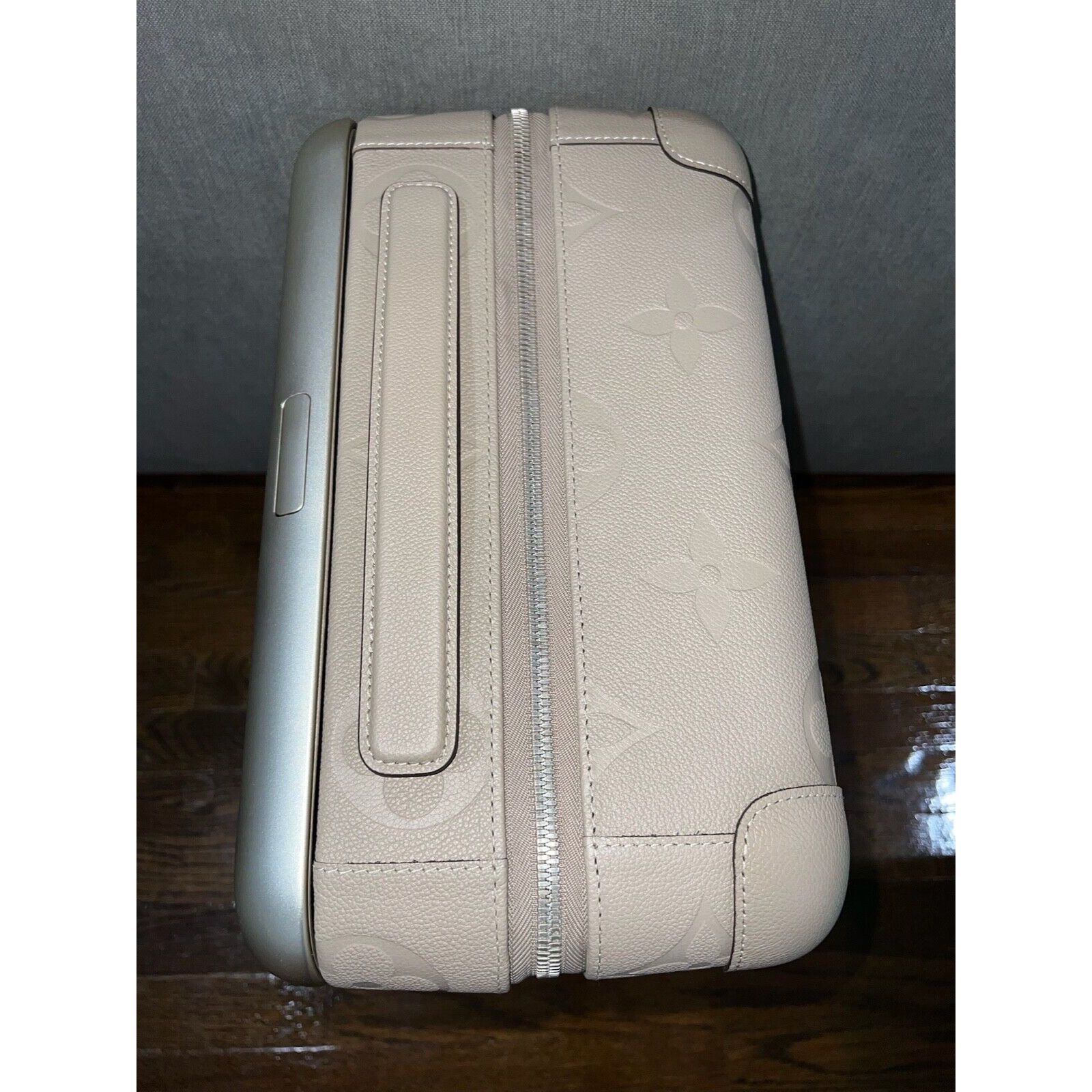 Louis Vuitton Louis Vuitton Horizon Cabin Rolling Luggage Travel Bag Size ONE SIZE - 5 Thumbnail