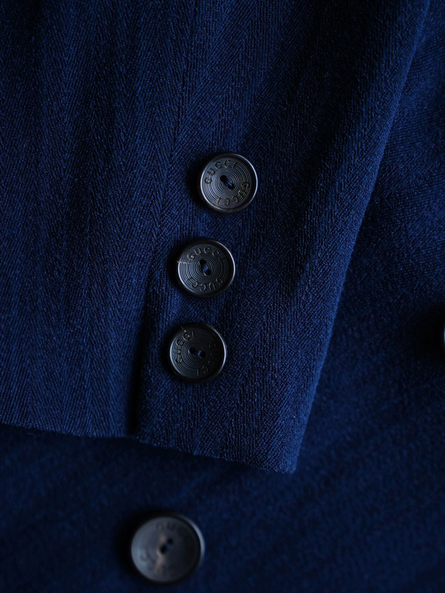 Gucci Gucci Vintage Navy Herringbone Horn Button Suit Jacket L Size L / US 10 / IT 46 - 5 Thumbnail
