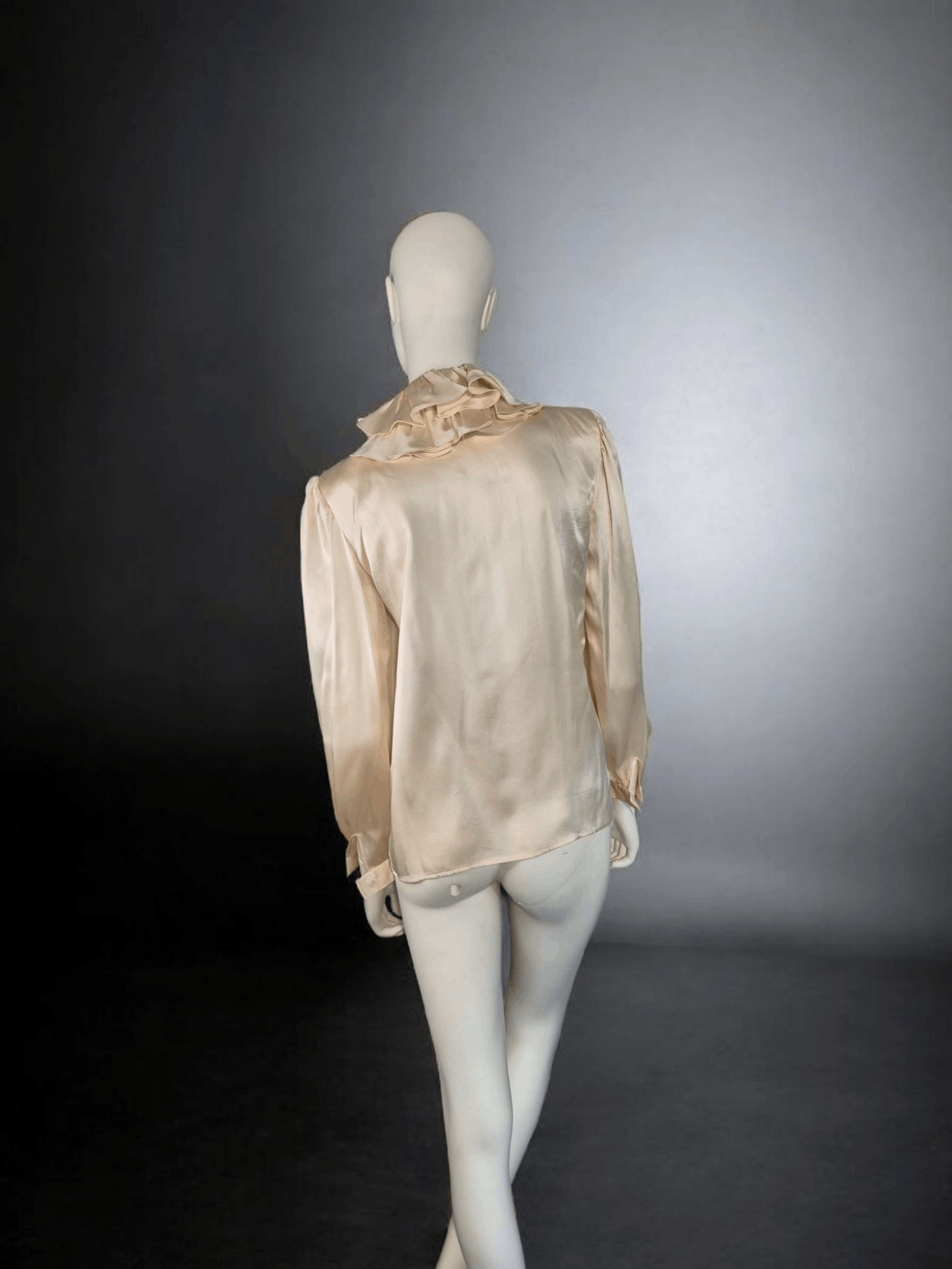 Valentino Valentino- Silk Ruffled Blouse Ivory -Rare Archive Piece Size M / US 6-8 / IT 42-44 - 4 Thumbnail