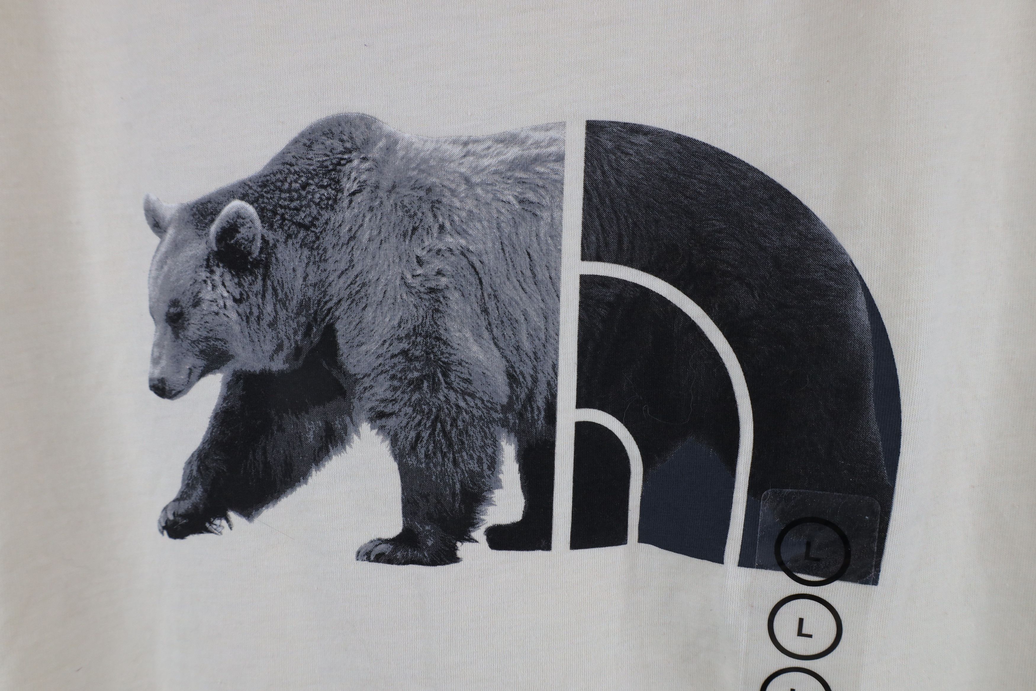 The North Face × Vintage New The North Face Bear Logo Long Sleeve T-Shirt Cream Size L / US 10 / IT 46 - 4 Thumbnail