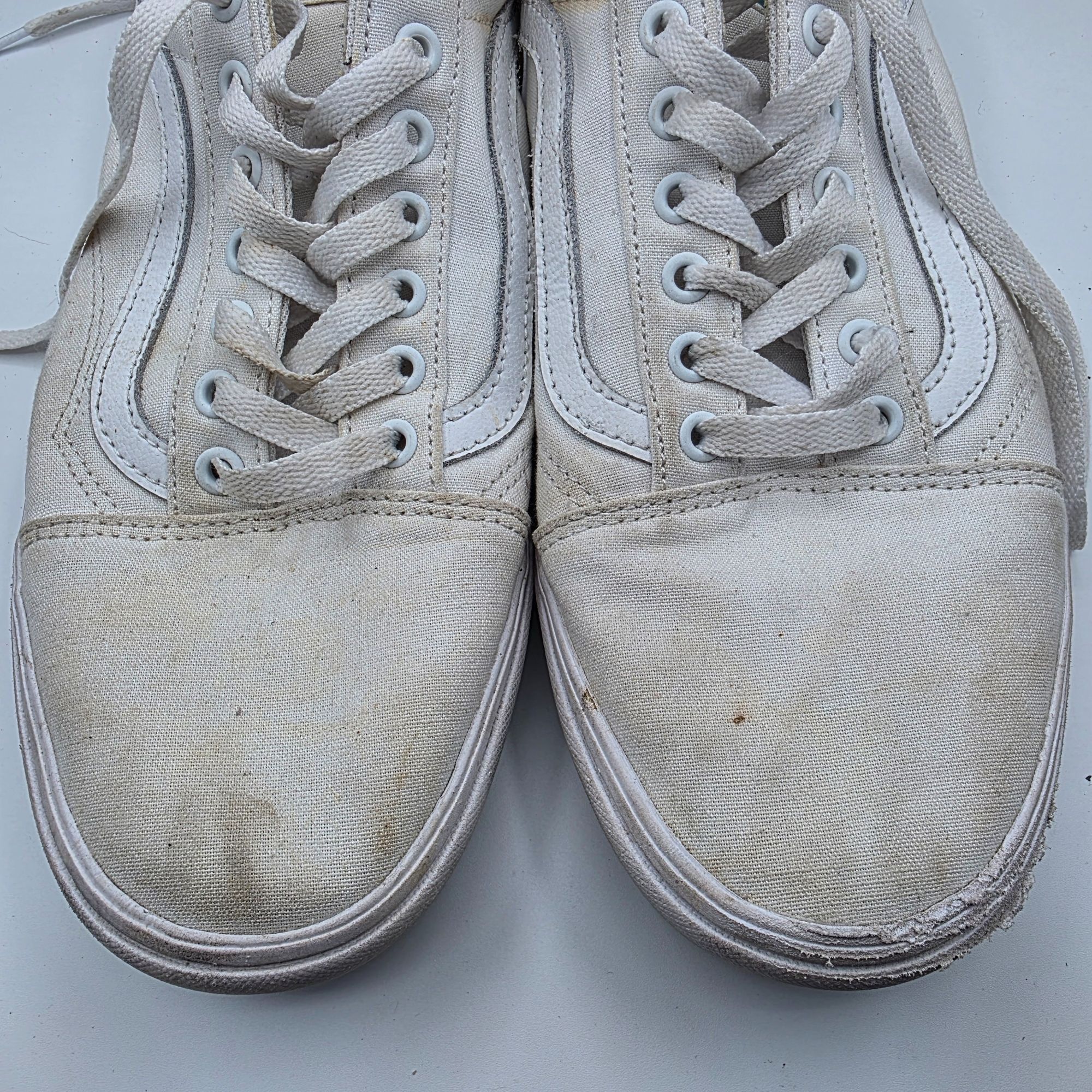 Vans Vans Old Skool Mens Size 12 Triple White Sneaker Shoes Casua Size US 12 / EU 45 - 10 Thumbnail
