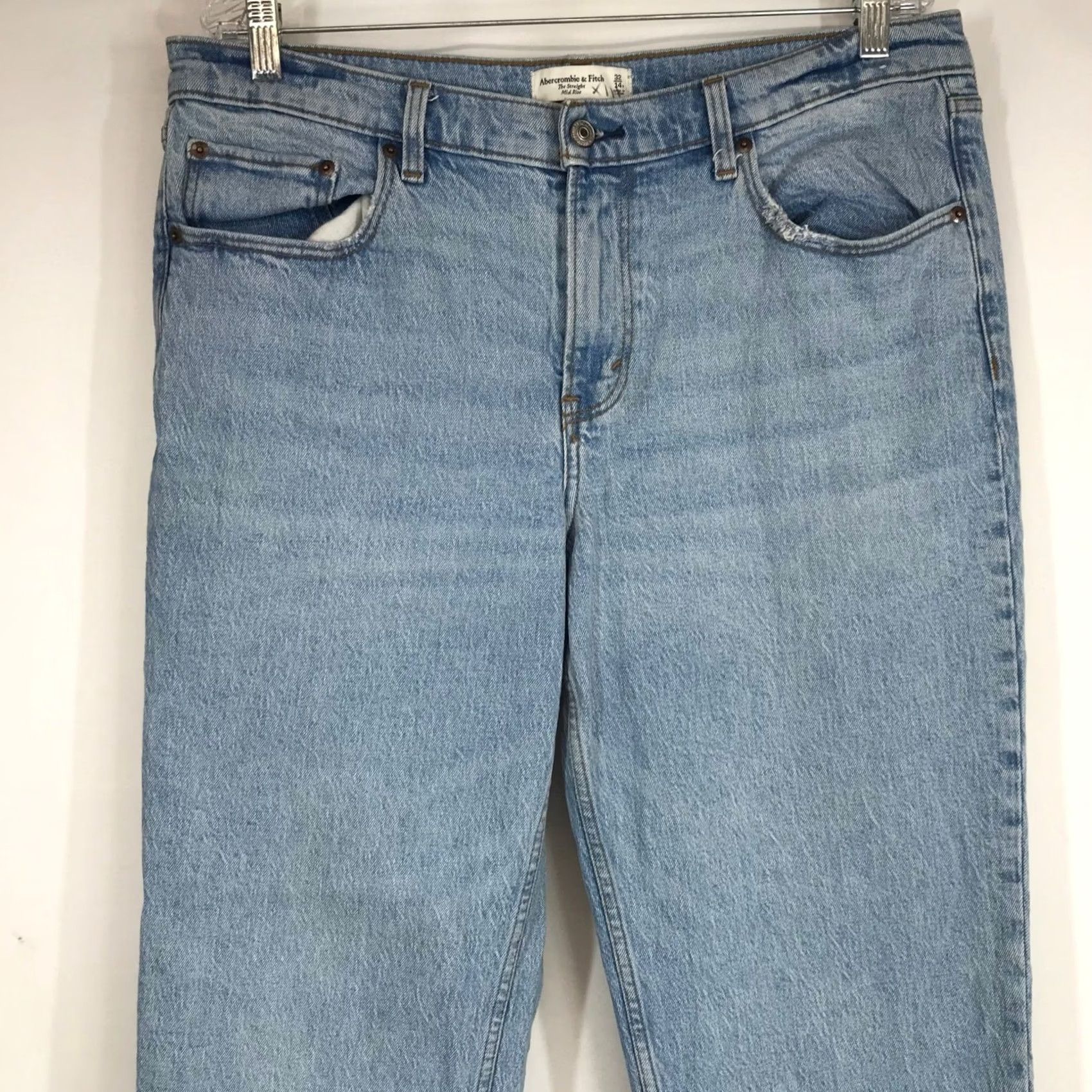 Abercrombie & Fitch Abercrombie & Fitch The Straight Mid Rise Light Wash Raw Hem Jeans Womens 32x34 Size 24" / US 00 / IT 34 - 2 Thumbnail