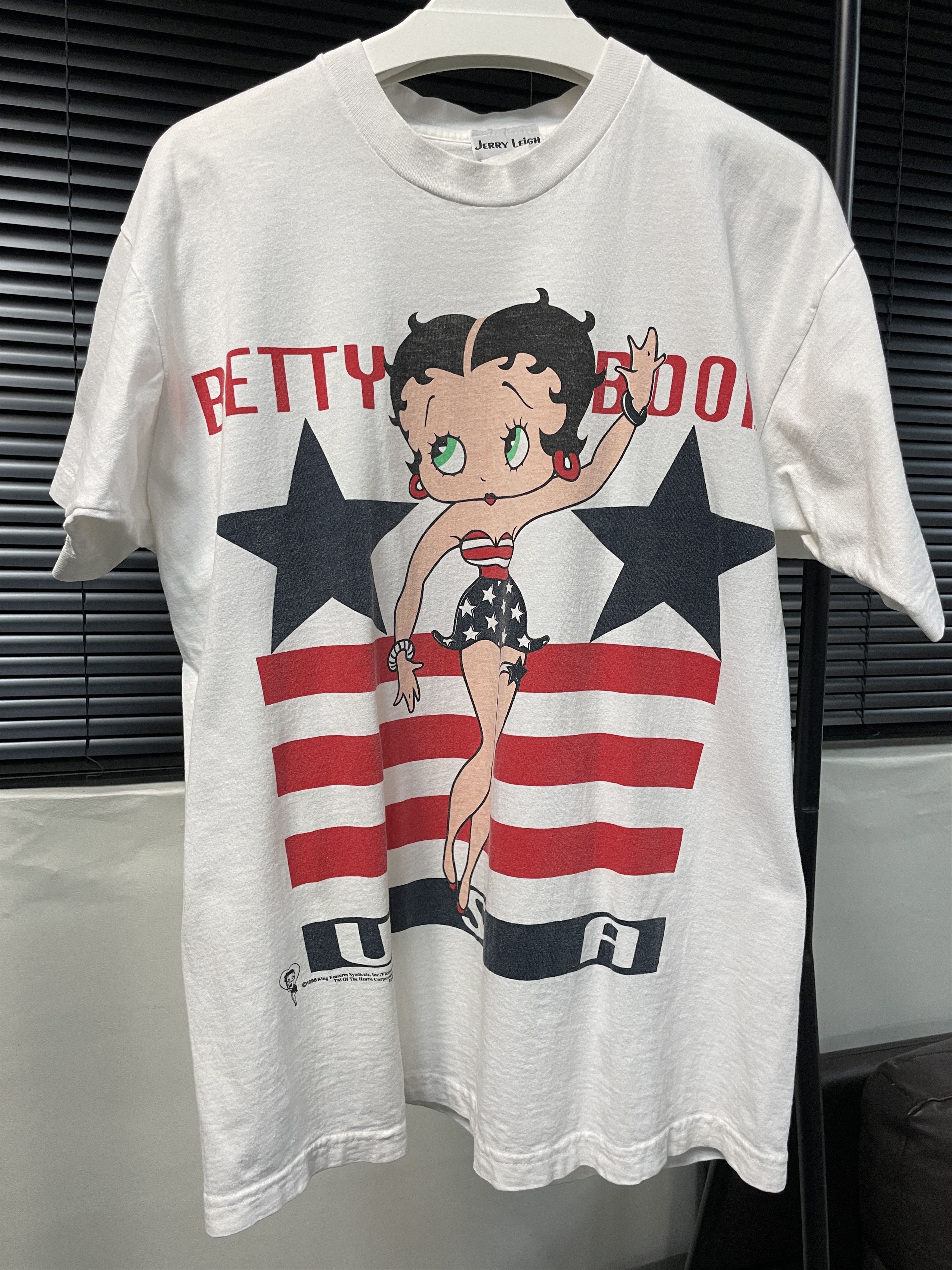 Image of Vintage 90's Betty Boop Usa Shirt in White, Men's (Size XL)