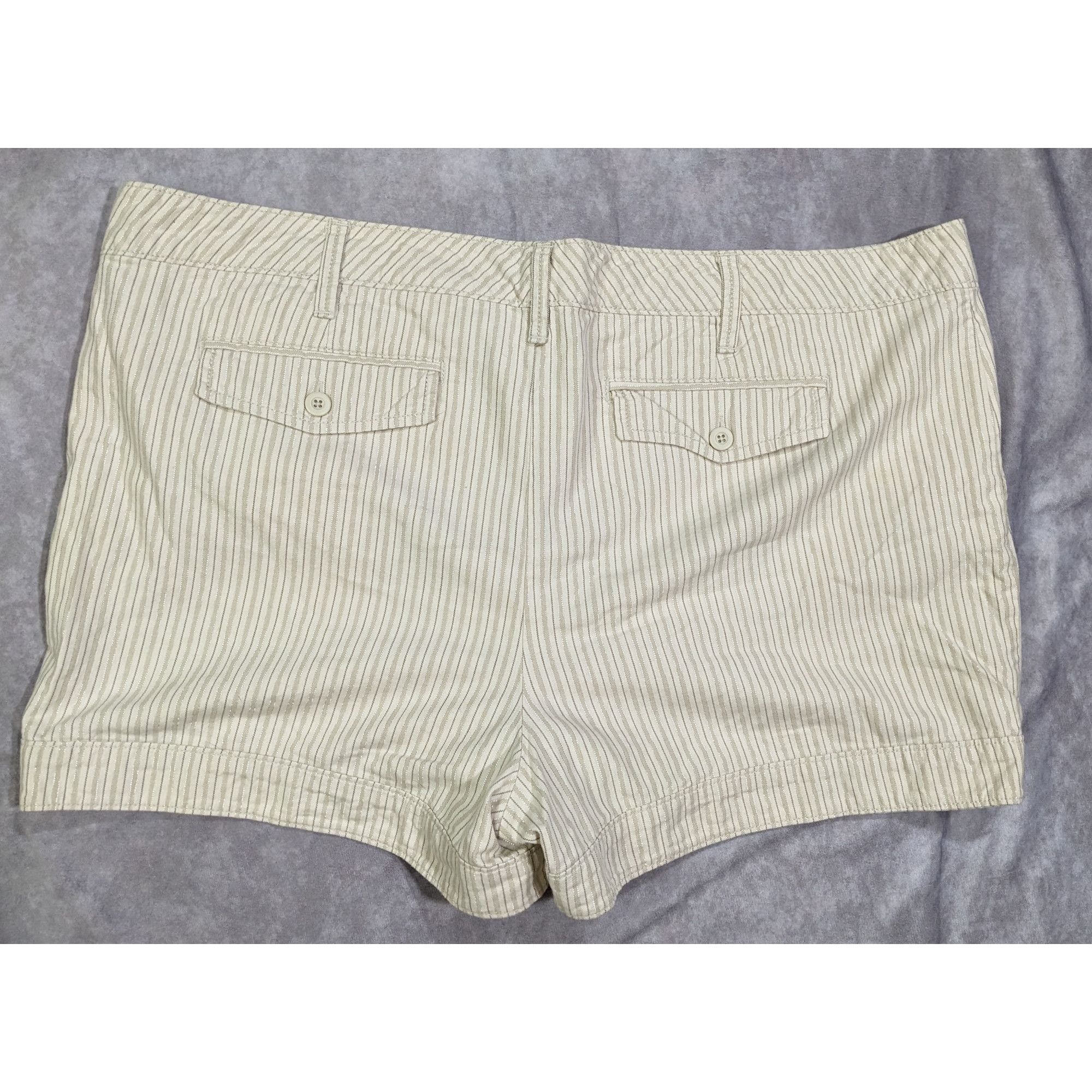 Gap Preppy Summer Cream Pinstripe Shorts by Gap Size 42" / US 20 - 8 Thumbnail