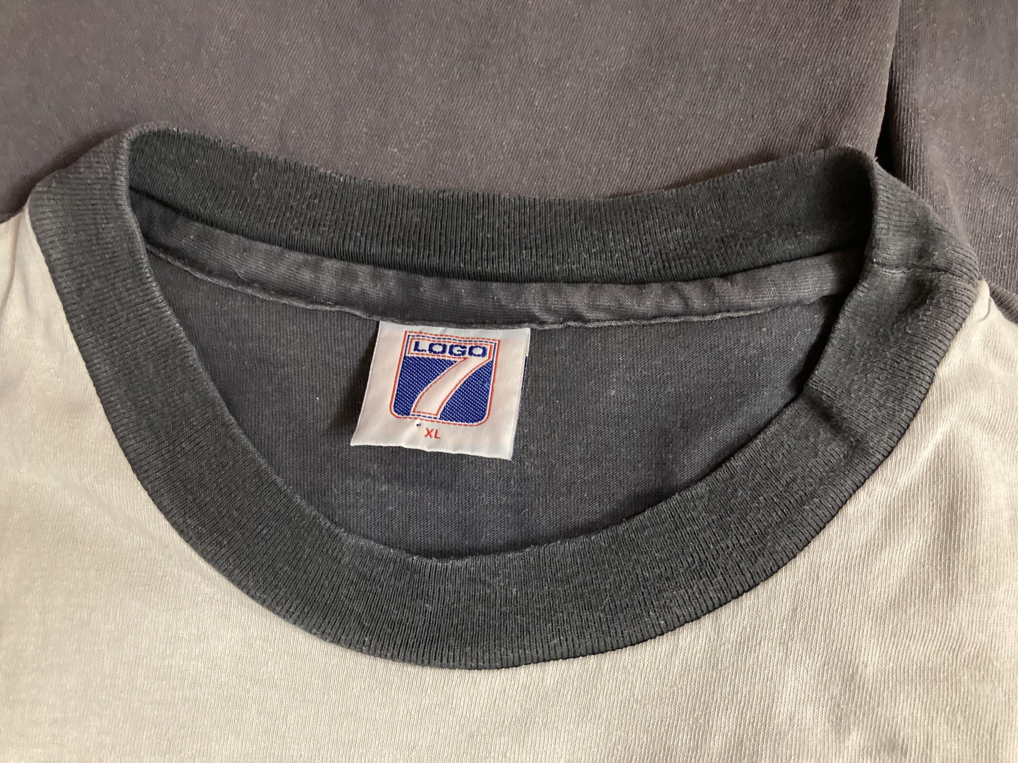 Logo 7 Vintage 1993 Los Angeles Raiders NFL Graphic T-Shirt Size US XL / EU 56 / 4 - 3 Thumbnail