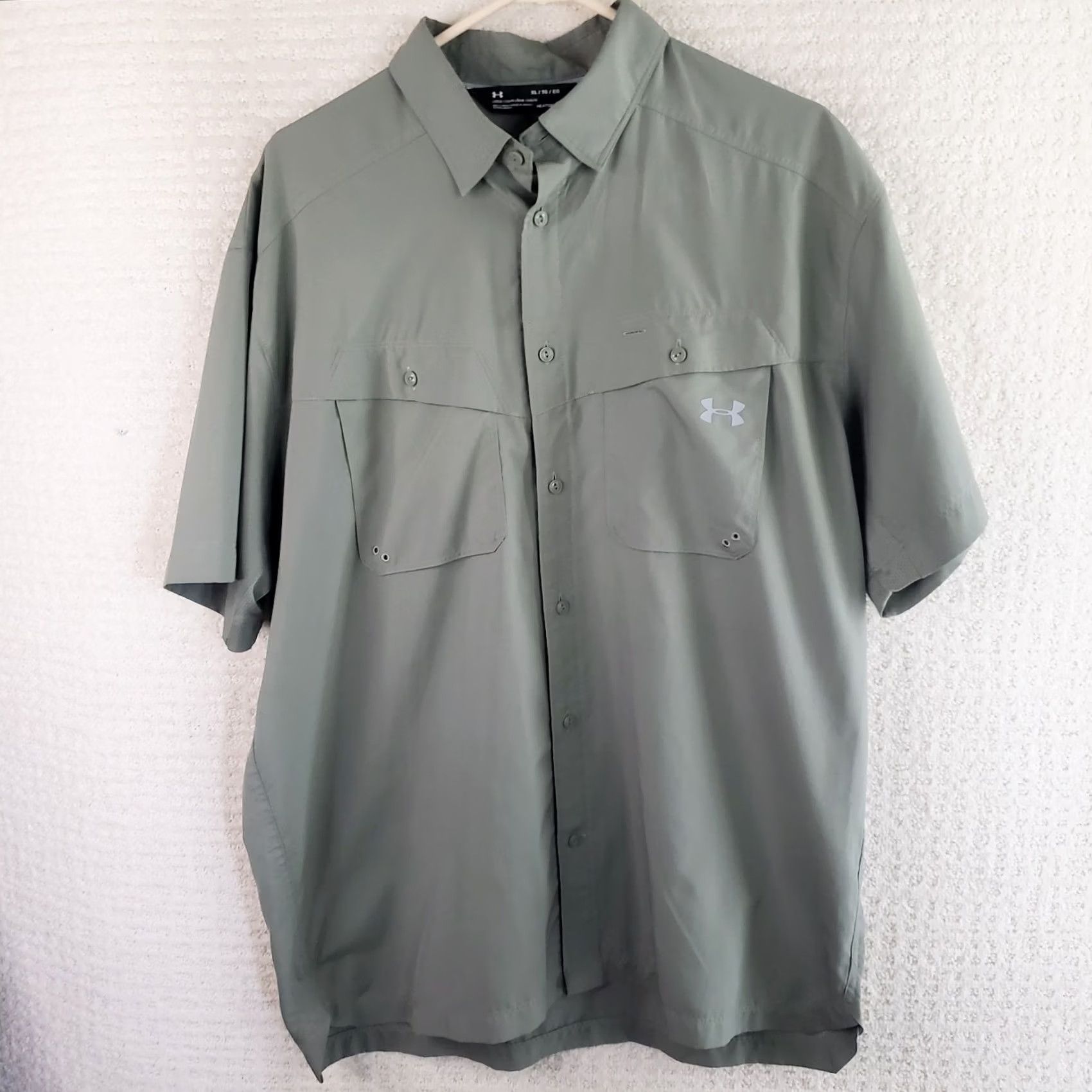 Under Armour Under Armour Shirt XL Greenish Gray Solid Short Sleeve Button Up Outdoor Mens Size US XL / EU 56 / 4 - 2 Thumbnail
