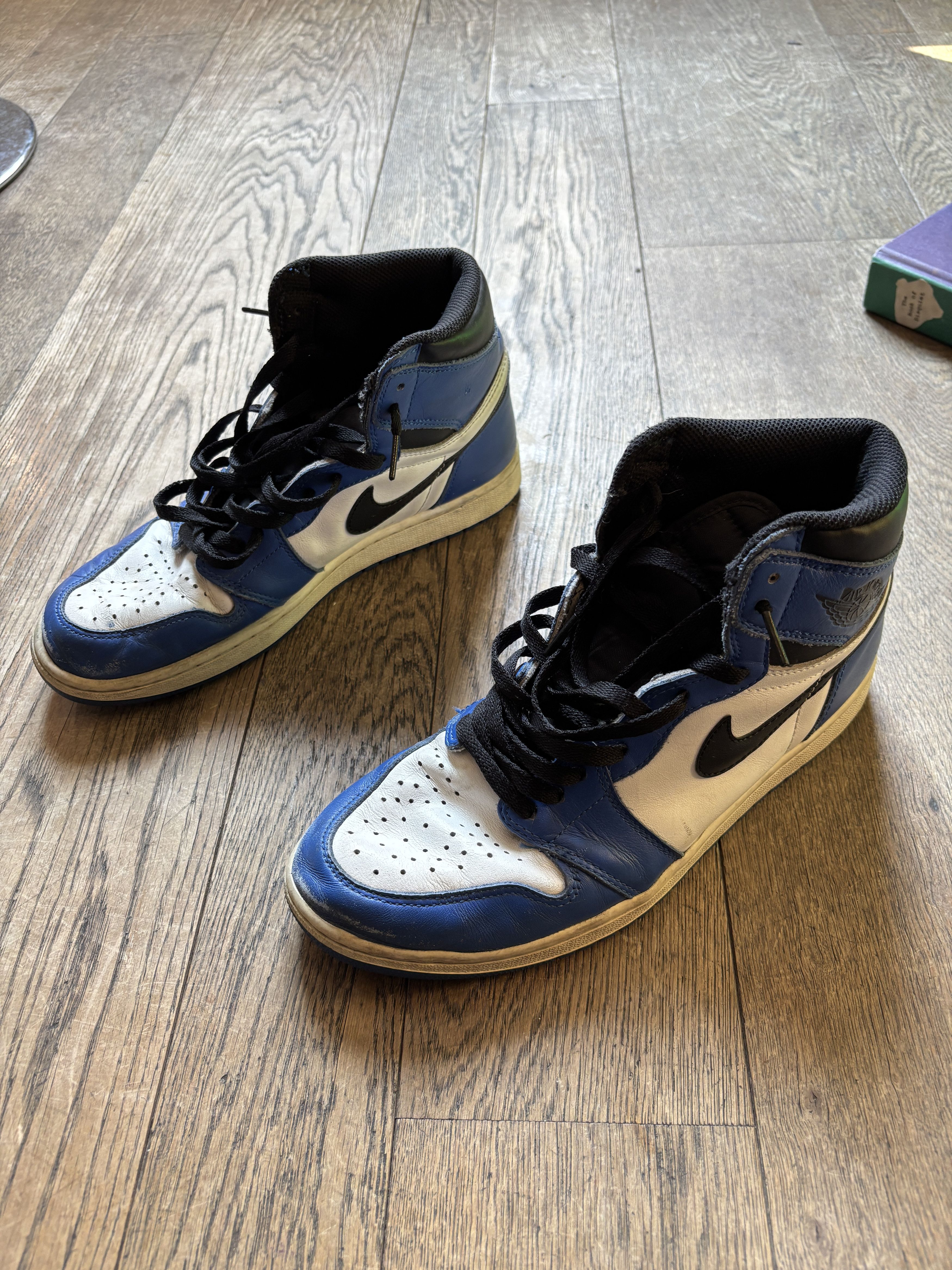 Jordan Brand Jordan 1 Game Royal 2017 Size US 9.5 / EU 42-43 - 5 Thumbnail