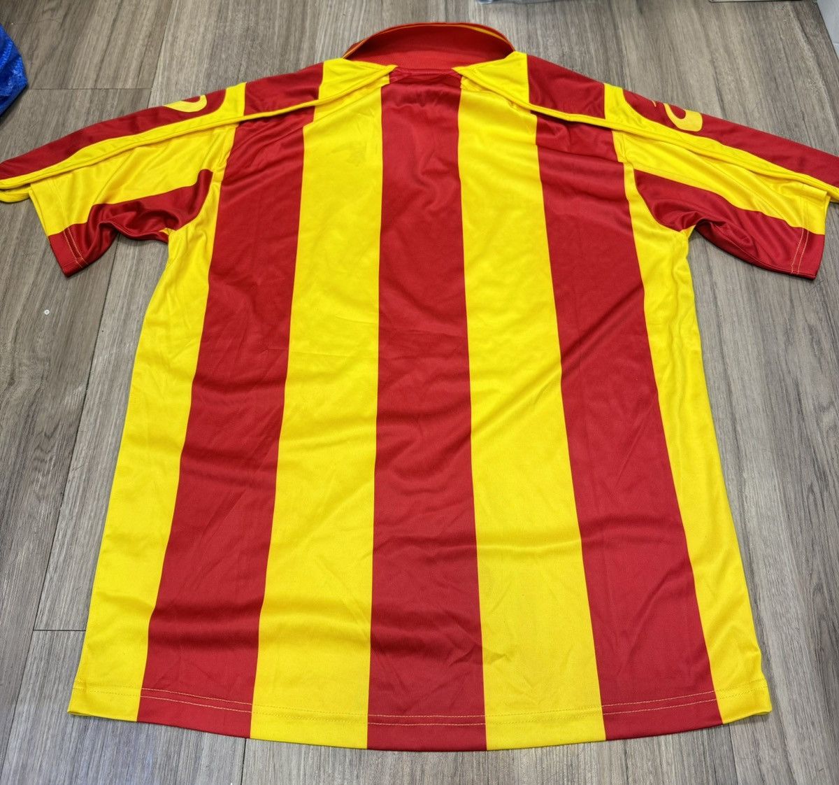 Asics Lecce 07/08 home shirt (bnwt) Size US L / EU 52-54 / 3 - 2 Thumbnail