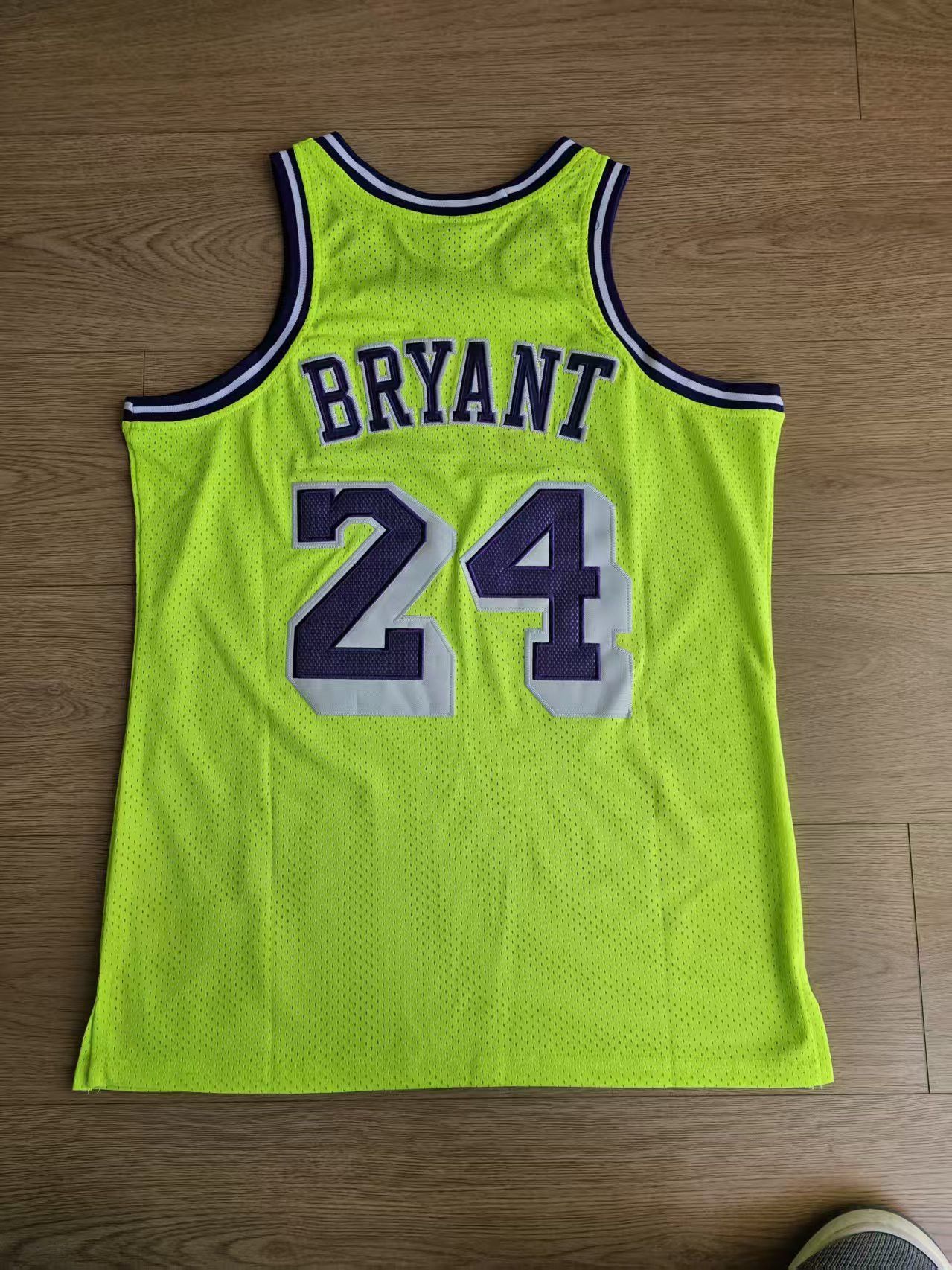 NBA 2007 08 Los Angeles Lakers #24 Kobe Bryant Jersey Green Size US M / EU 48-50 / 2 - 2 Thumbnail