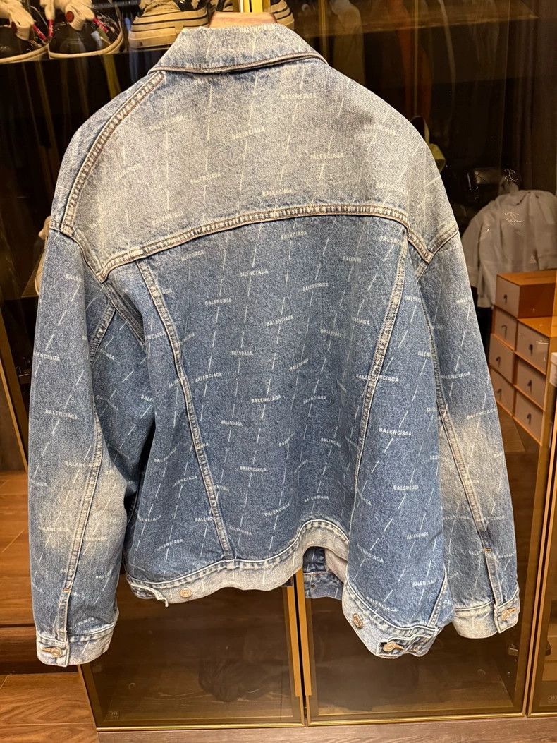 Balenciaga Balenciaga size 34 Full print denim jacket Size US S / EU 44-46 / 1 - 2 Thumbnail