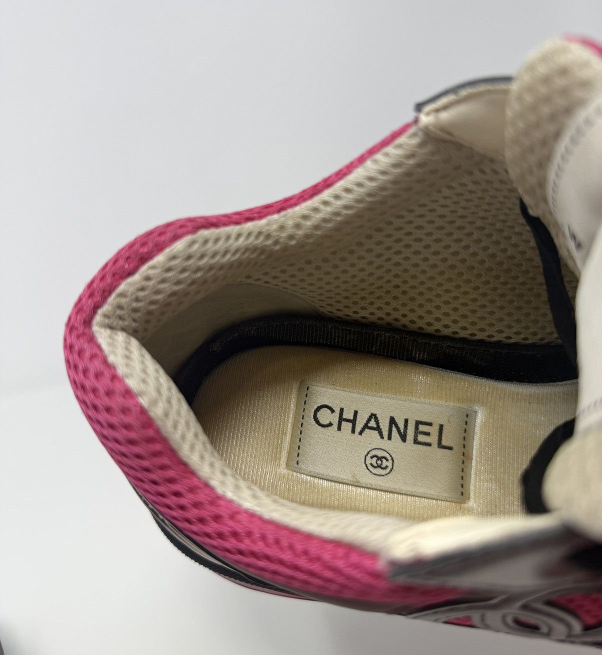 Chanel Chanel CC Low Top Trainer Sneaker Pink/Burgandy Size US 8 / IT 38 - 8 Thumbnail