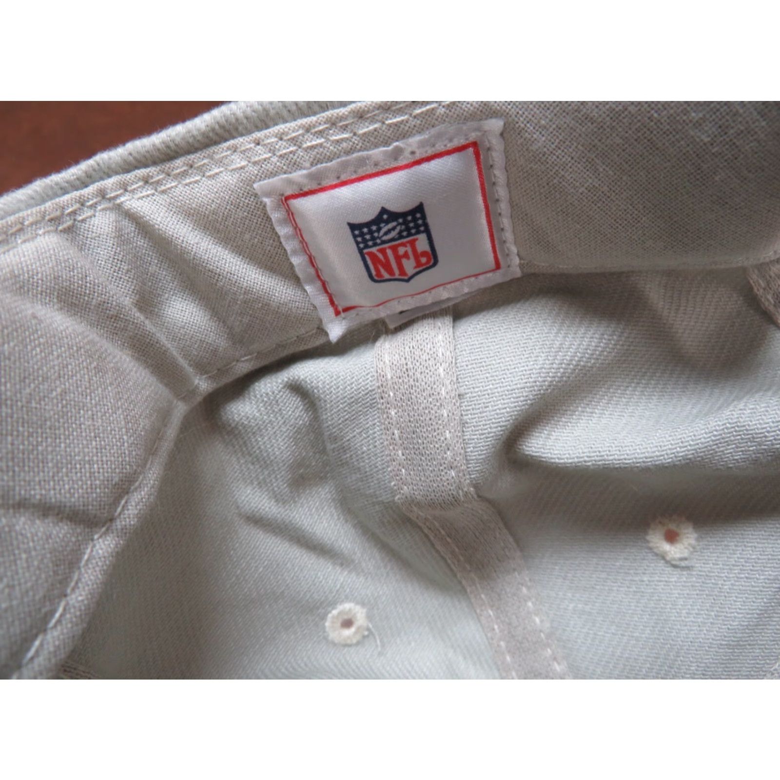 NFL VINTAGE Green Bay Packers Logo Embroidered NFL Football Team Hat Unworn Beige Adjustable Men One Size Baseball Cap Theme? Size ONE SIZE - 6 Thumbnail