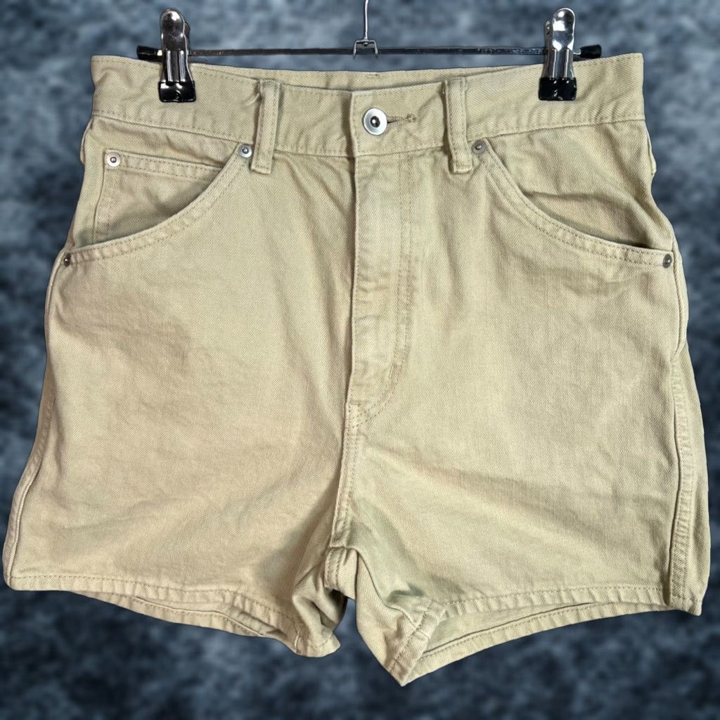 Uniqlo VINTAGE Uniqlo U Womens Khaki High-Waisted Denim Shorts 28 in Waist Denim Cotton Flat Front 4 in Inseam Khaki Womens 28 in Waist City/Brand Info Size 28" / US 6 / IT 42 - 1 Thumbnail