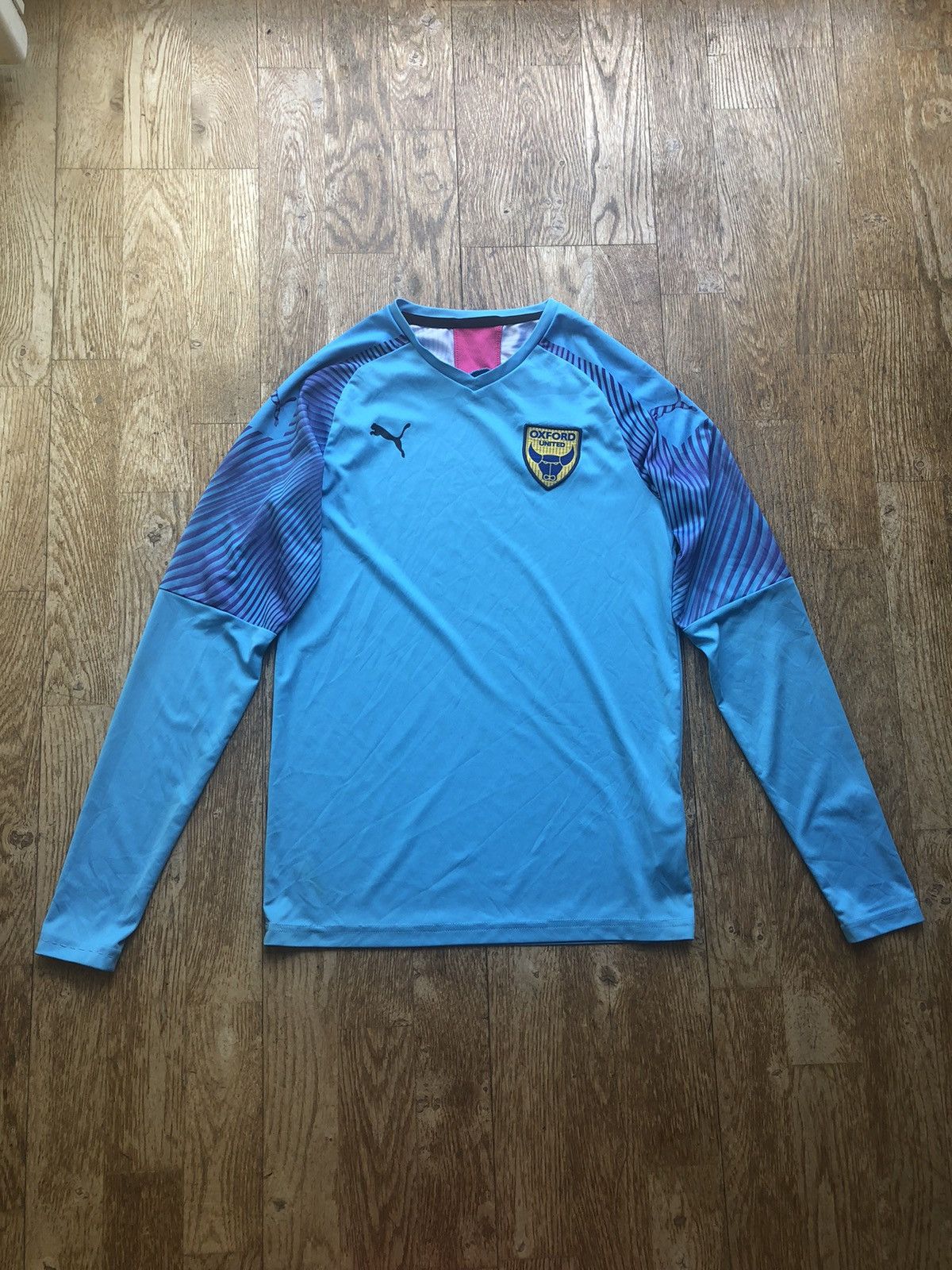 Puma RARE OXFORD UNITED PUMA FOOTBALL SOCCER JERSEY Size US XS / EU 42 / 0 - 1 Thumbnail